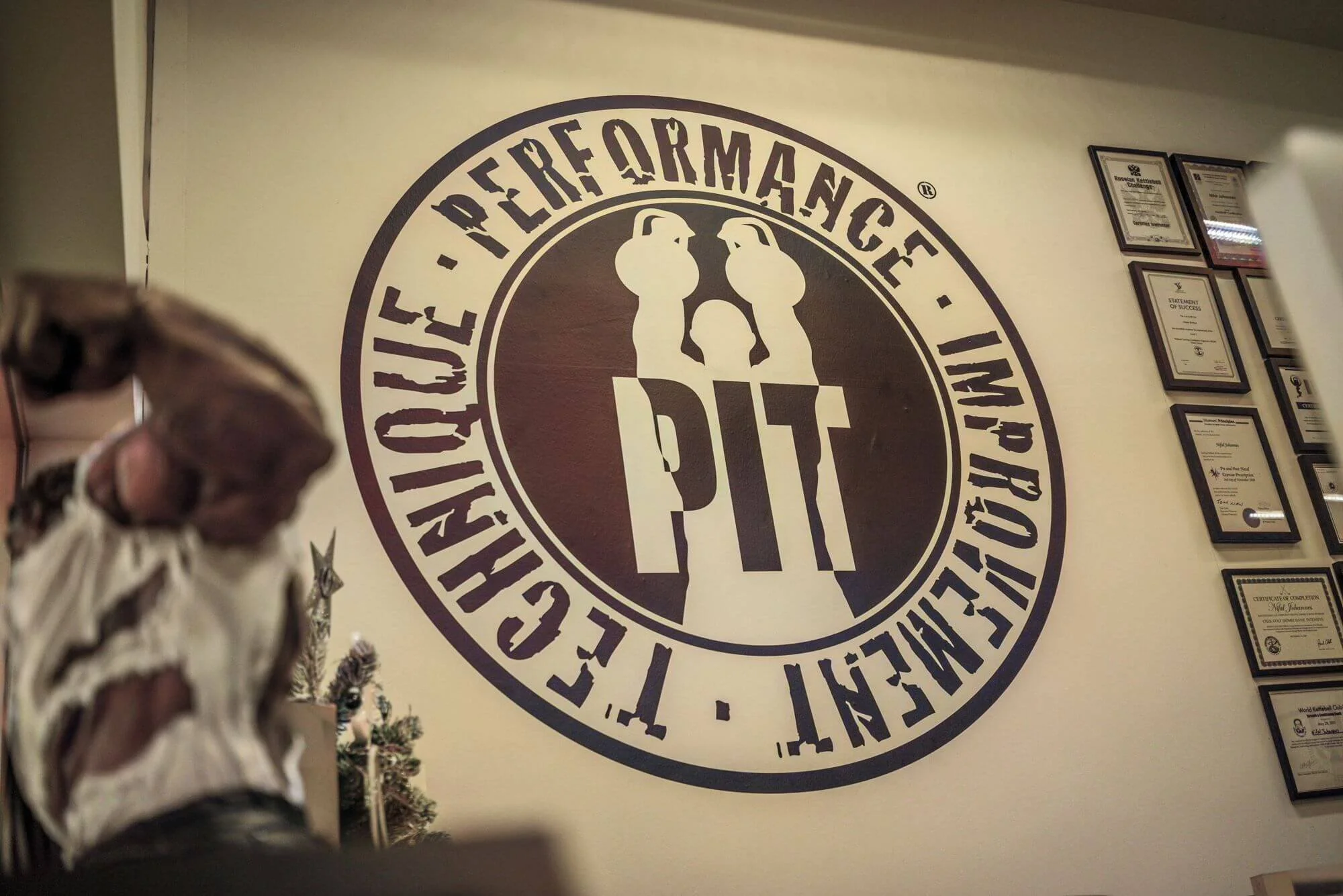 the-pit-singapore-private-gym-entrance-devonshire-road