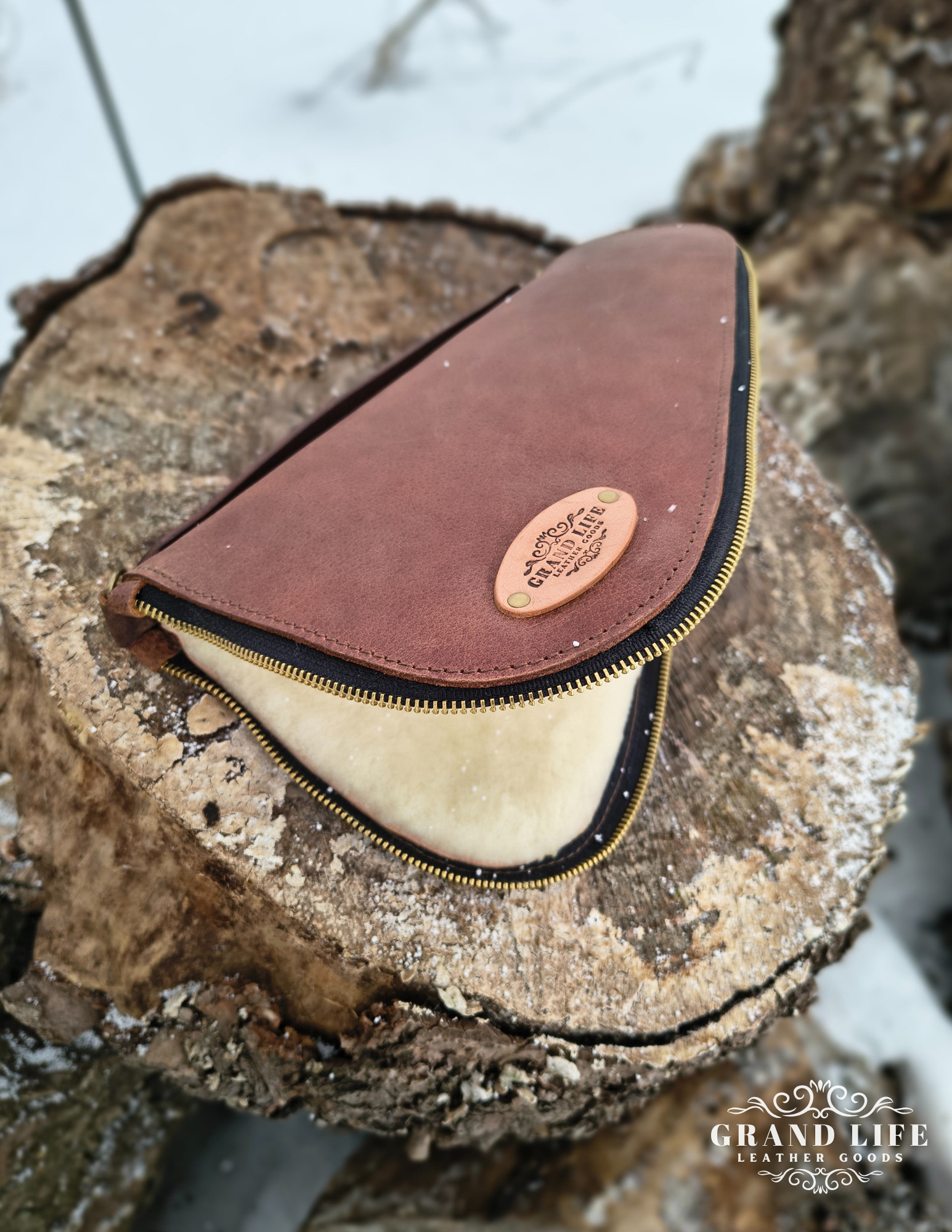 leather pistol case with wool lining.png