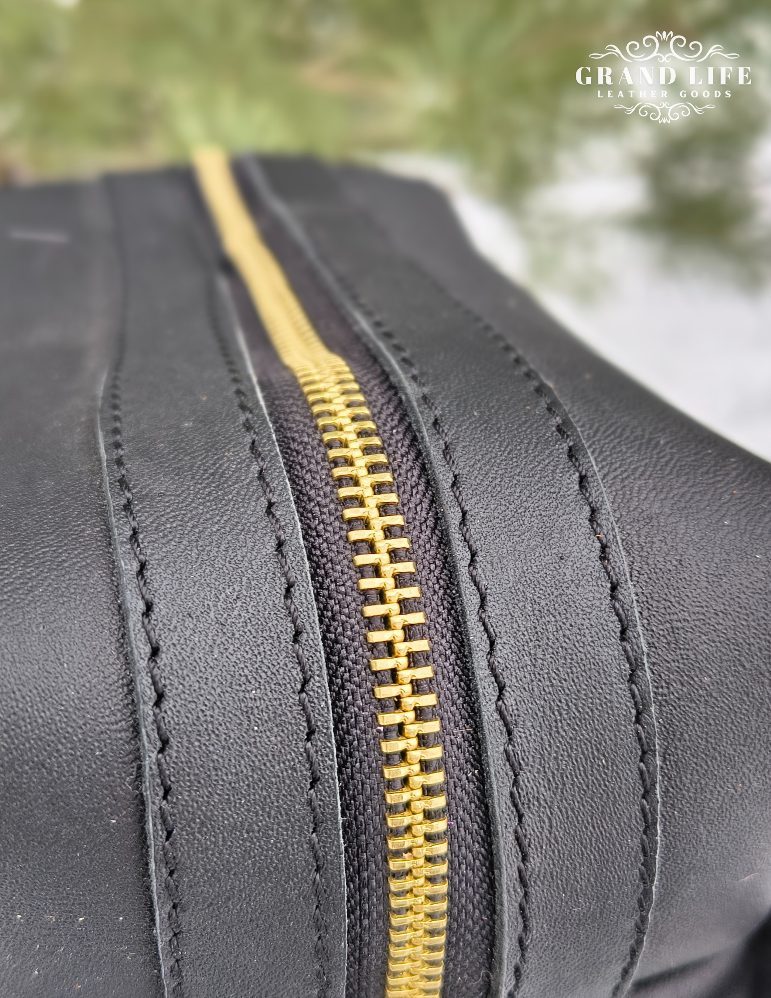 leather shave kit personal care item travel bag dopp kit black detail2.png