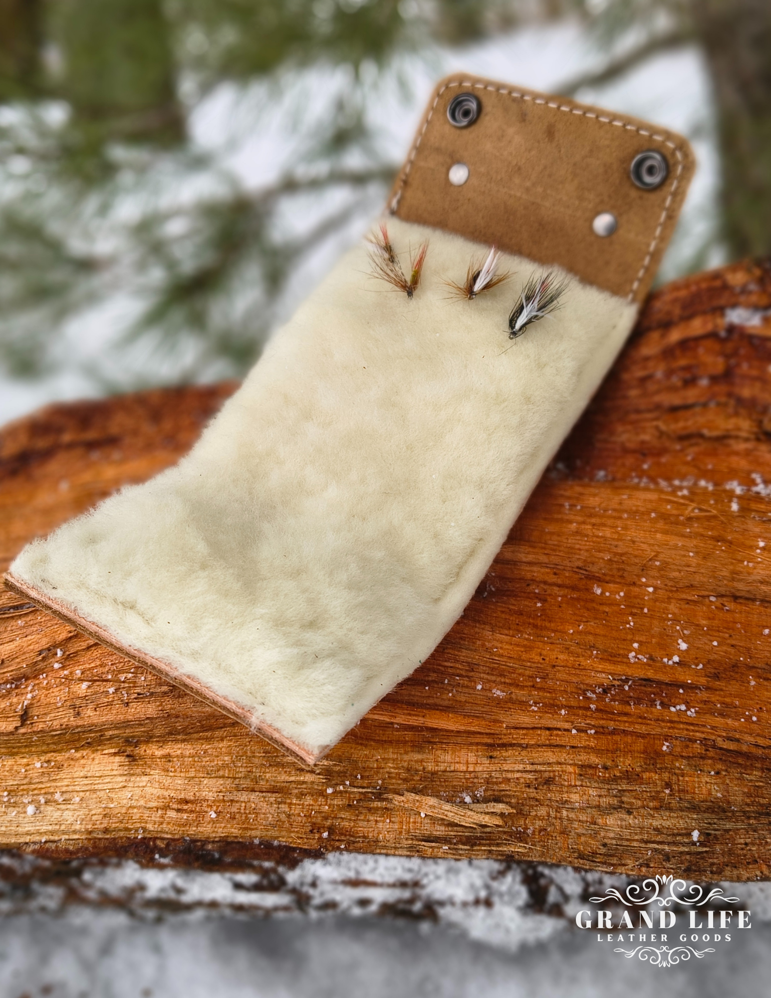 leather fly fishing lure case.png