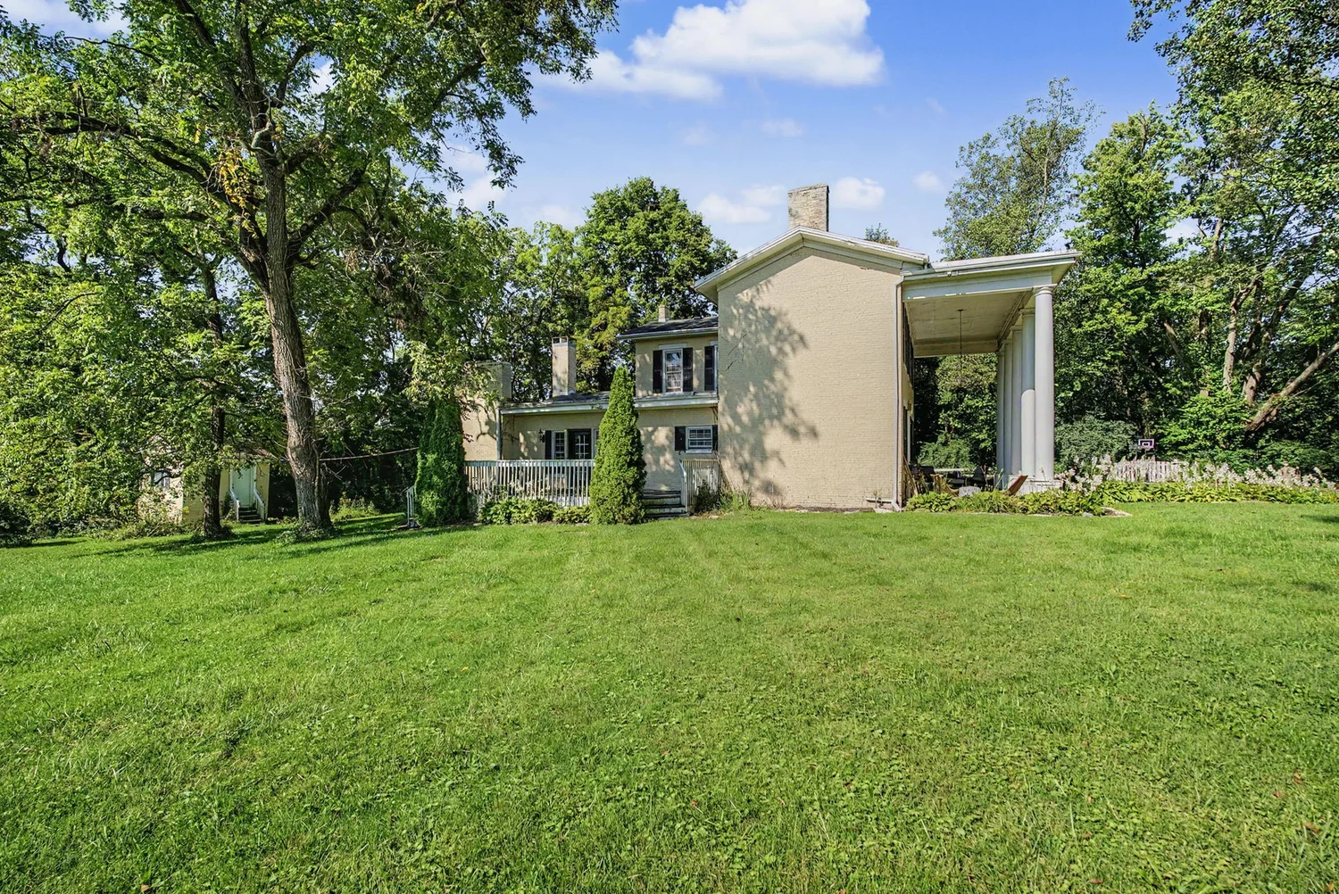 Grounds of the 2.633 acre lot