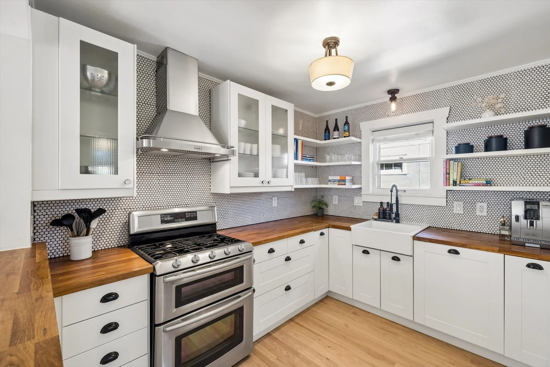 4012 Newton MLS Int 14-I2A9579.jpg