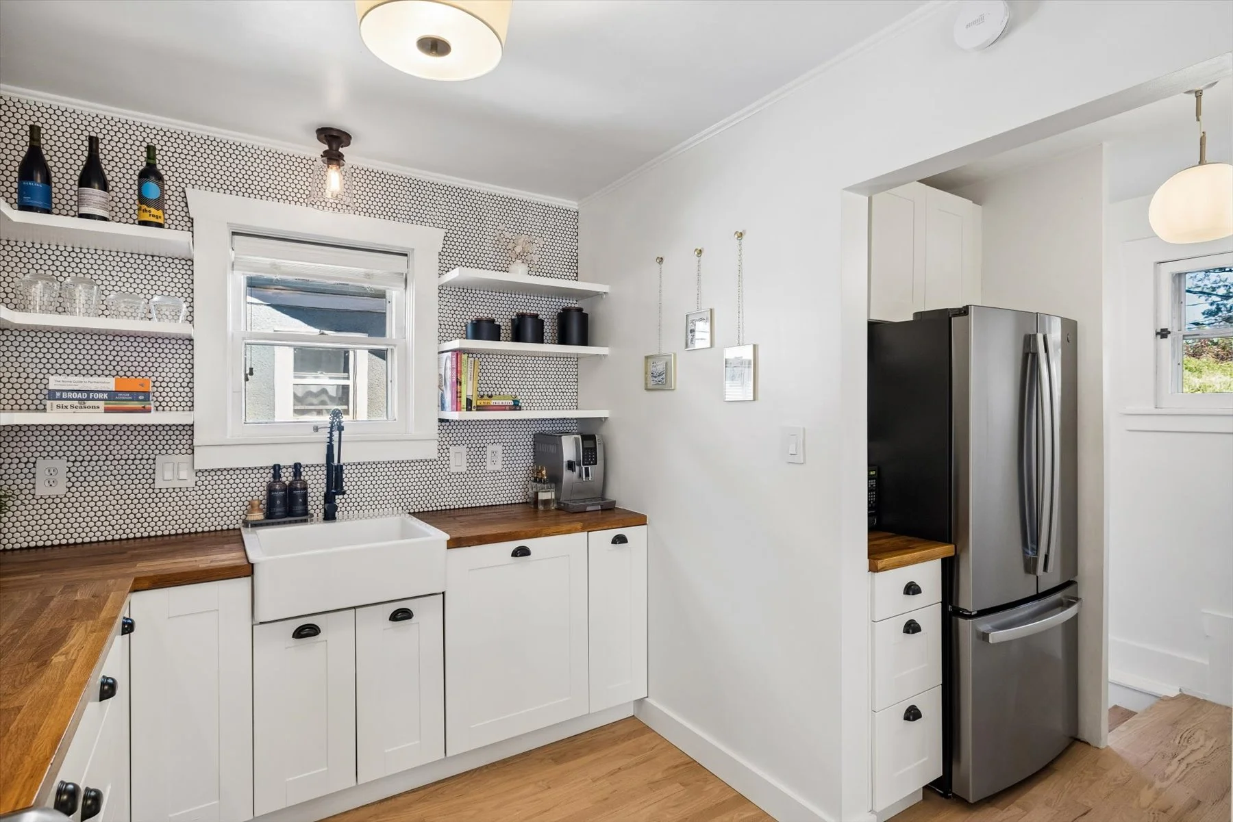 4012 Newton MLS Int 24-I2A9603.jpg