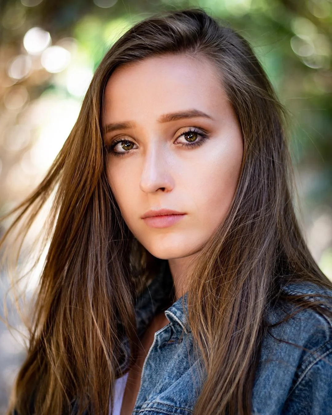 [ First Post | Emily Bauer ]
_
_
_
#portraits #portrait #portraits_ig #pixel_ig&nbsp;#portraiture #expofilm3k #portrait_perfection #portraitstyles_gf #snowisblack #portraits_universe #featurepalette #bleachmyfilm #portraitmood #featurepalette&nbsp; #