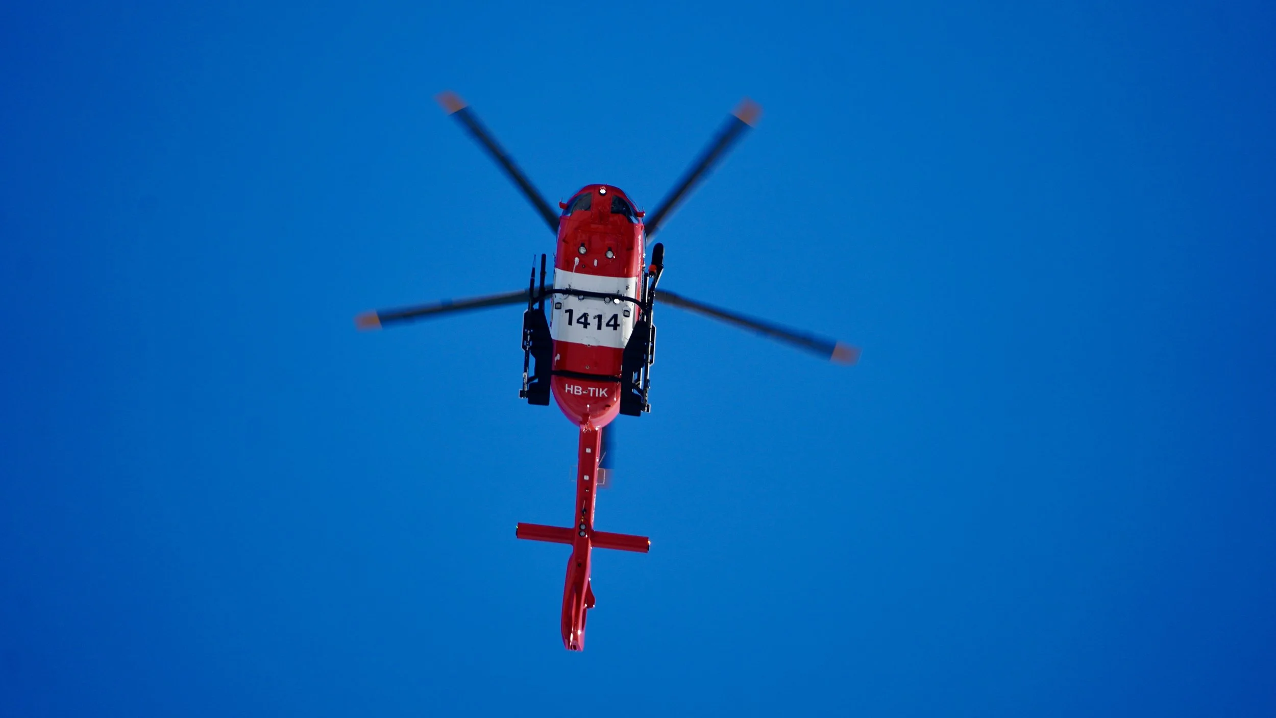 Rega Helikopter HB-TIK Überflug