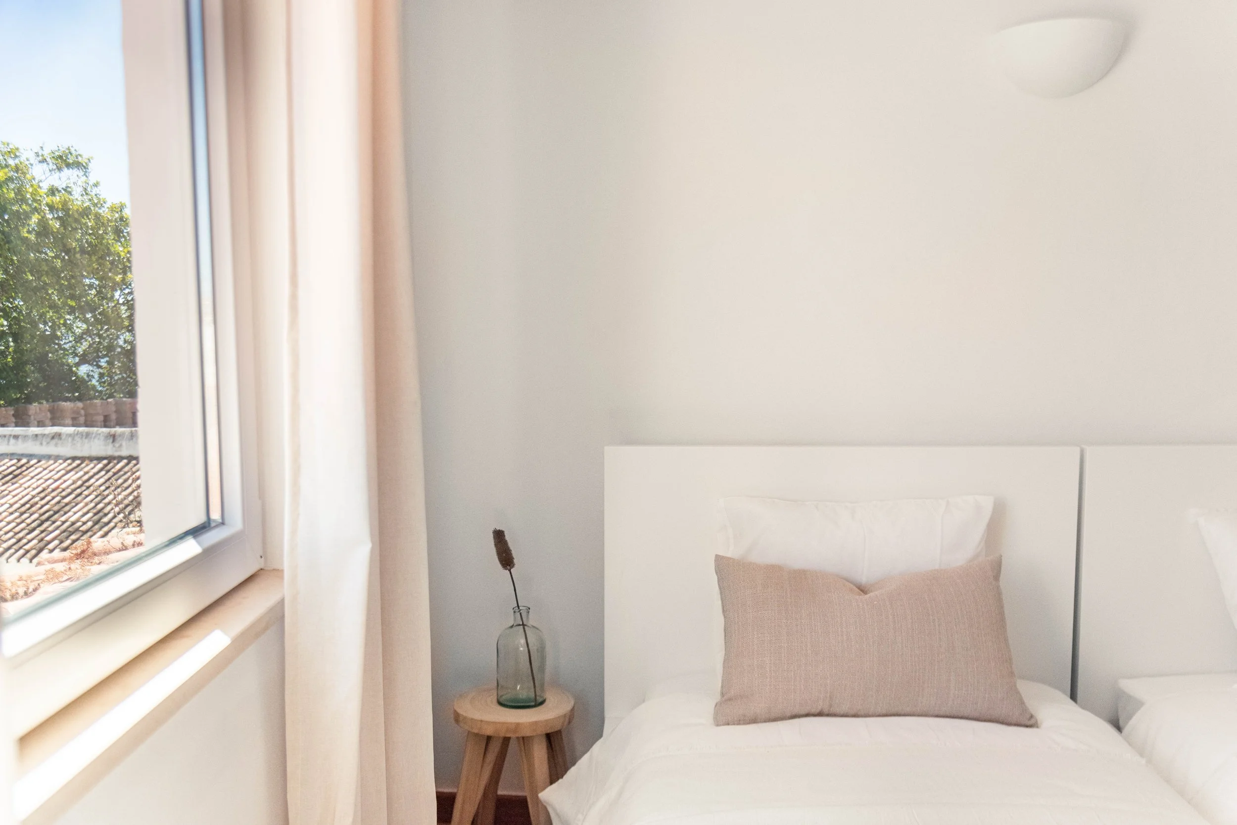 The Ultimate Guide to Designing and Furnishing your Airbnb  for Success in the Algarve