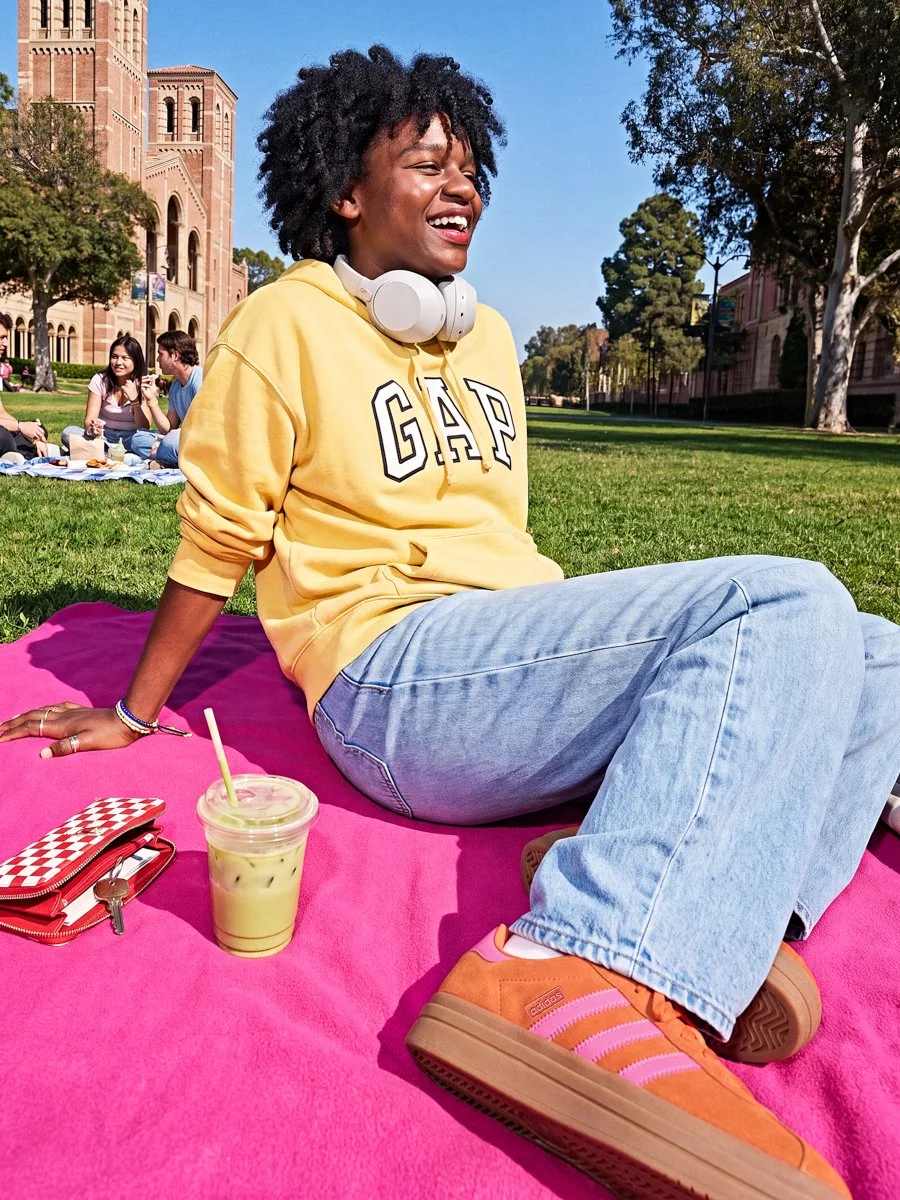 stl_cool_female_onfig_mobile_900 x 1200 1.jpg