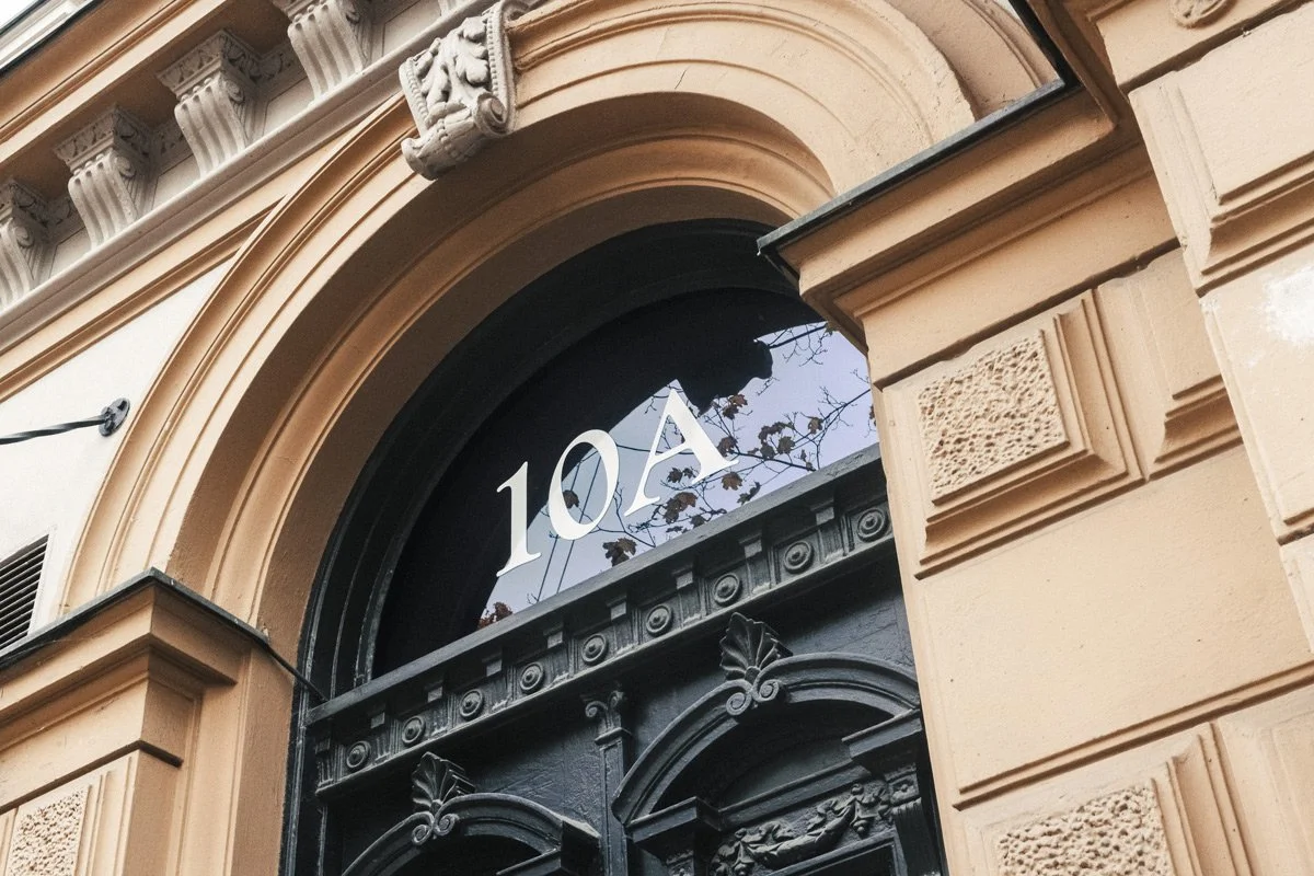 Chapelle sijaitsee Helsingin keskustan arvostetulla Bulevardilla historiallisessa kaupunkiympäristössä.