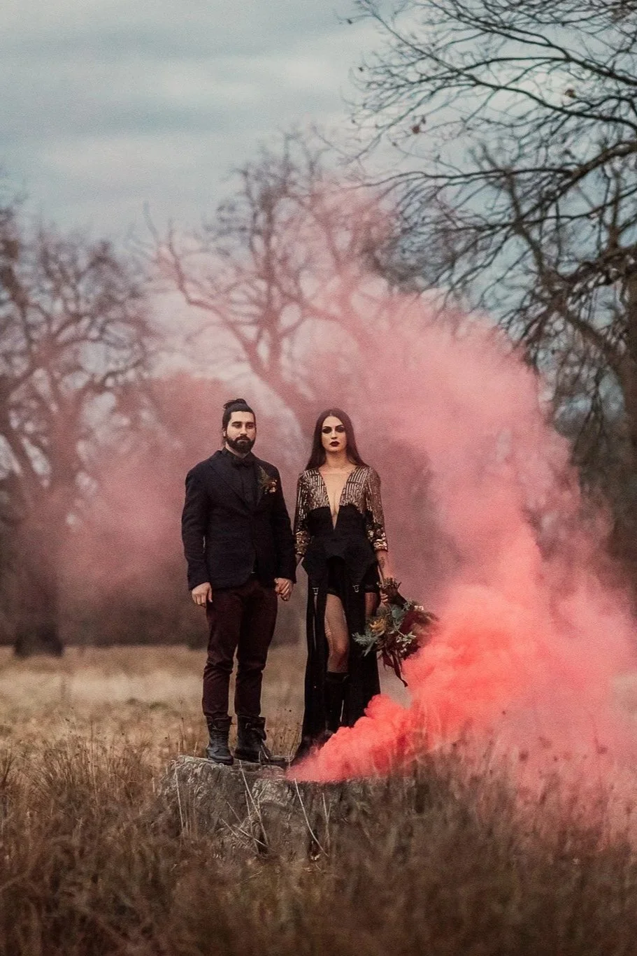 Inspiration Photosession | Dark & Twisted Autumn Wedding