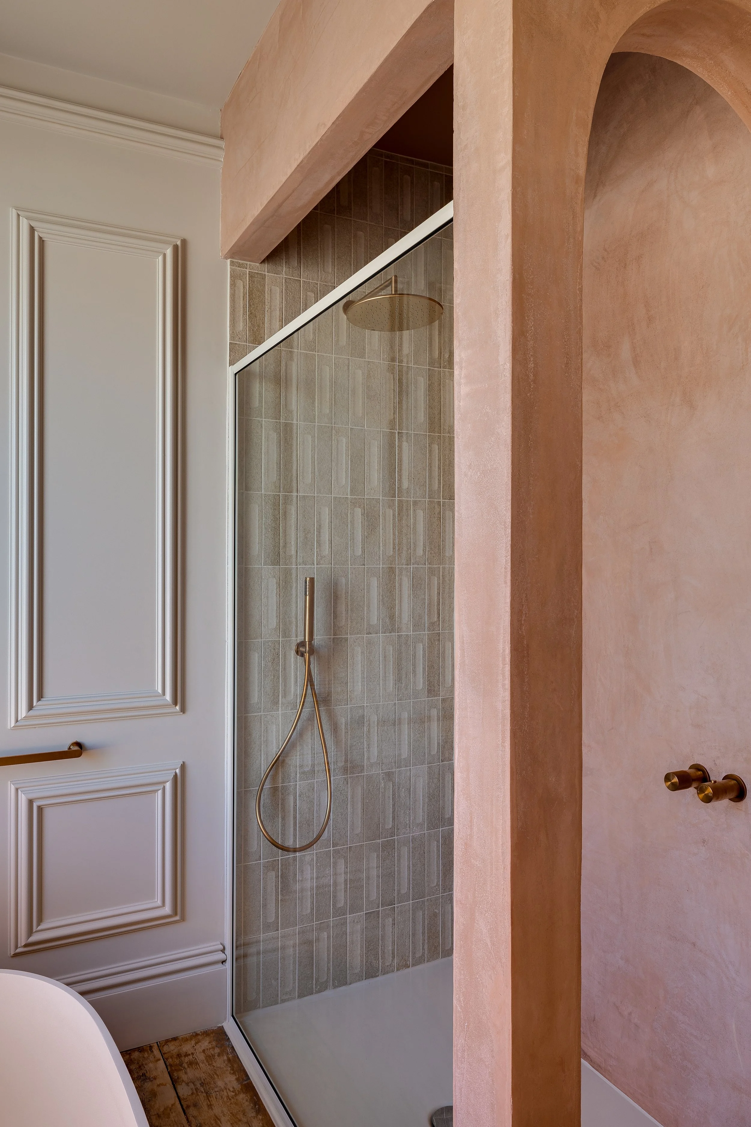 Mandarin Stone Tiling and Clayworks, interior spaces by oH Design Studio