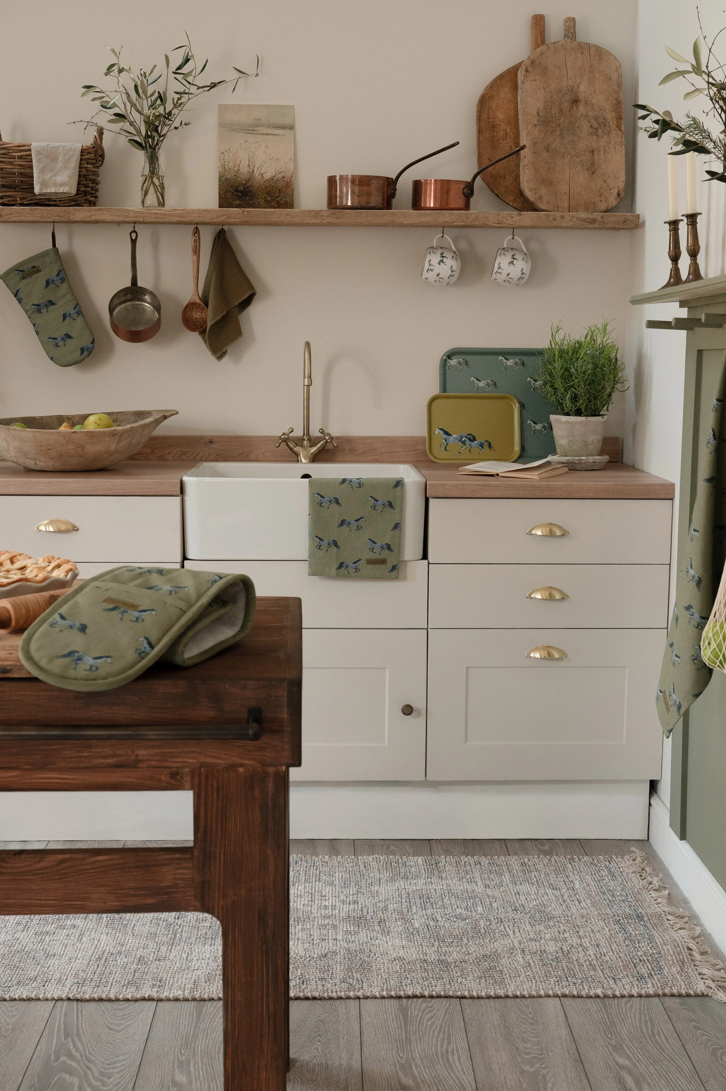 all99100-all99602-all99150m-pt9945-pt9926-grey-horse-collection-kitchen-portrait-high-res.jpg