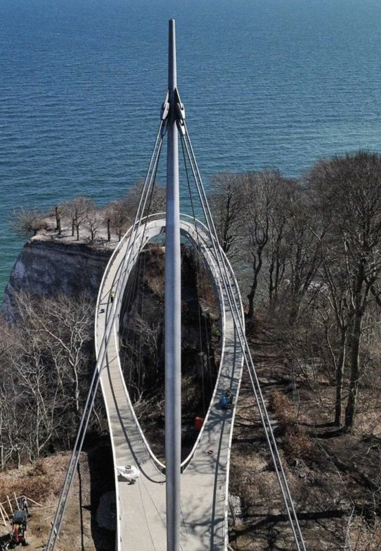 Seilgestützte Konstruktion des Skywalk Königsweg auf Rügen mit zentralem Pylon – innovativer Brückenbau aus Schwerin, ausgezeichnet mit dem Ingenieurpreis 2023