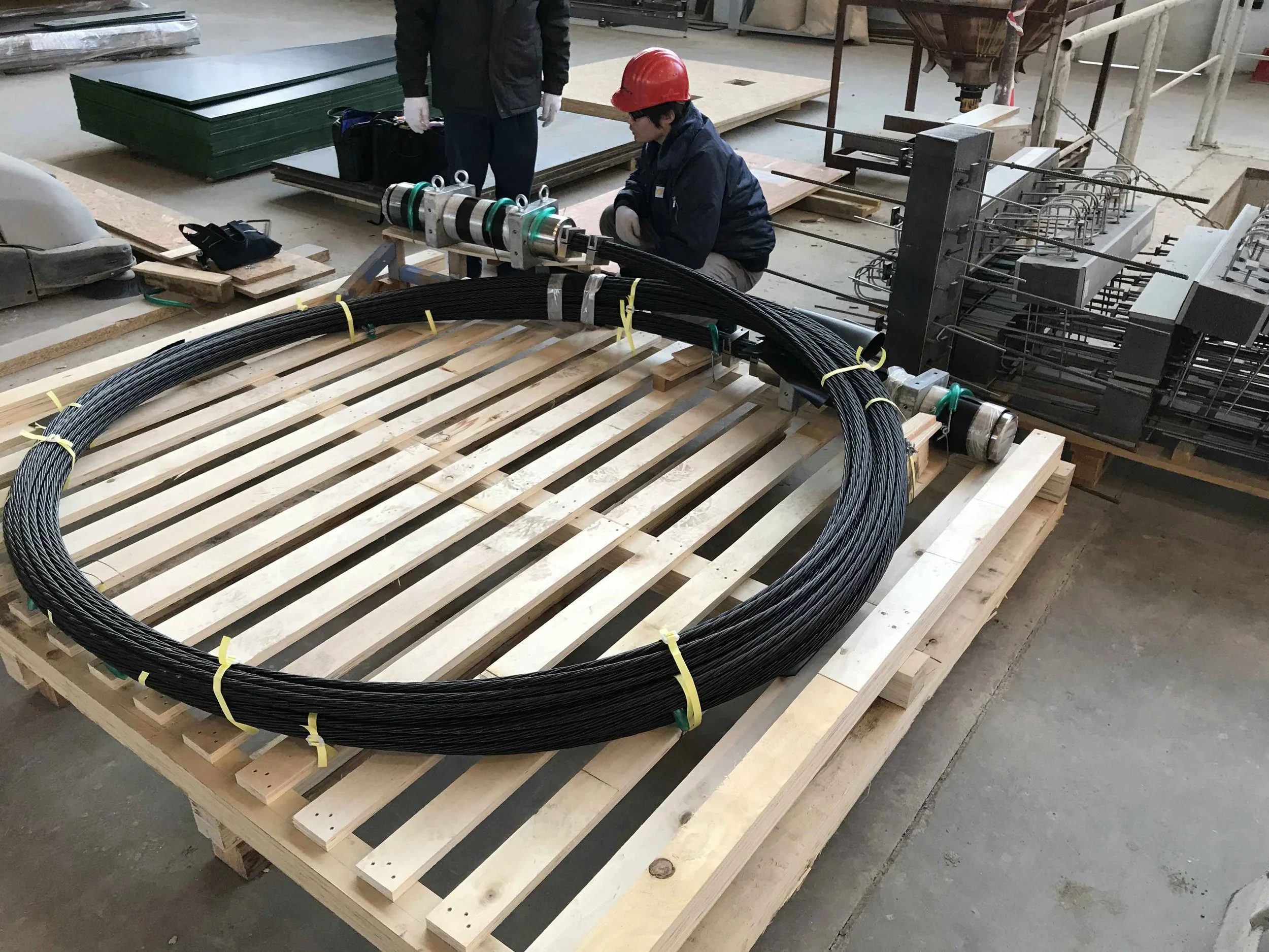 Vorgespanntes Carbon-Spannglied als leistungsfähige Bewehrungslösung für schlanke Tragwerke – innovative Entwicklung im Brückenbau durch das Ingenieurbüro Brückenköpfe Schwerin.