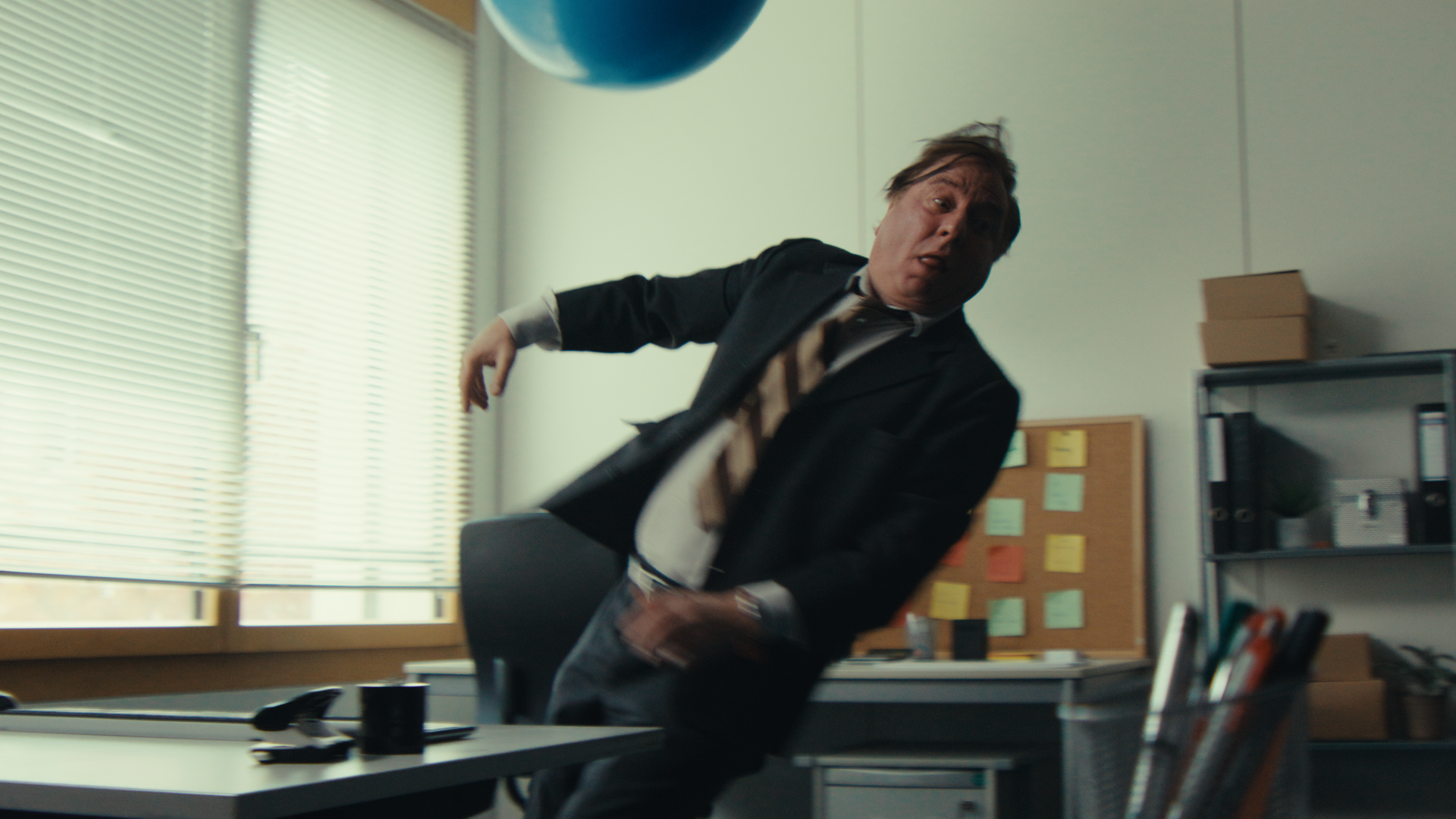 Sequenz 06.00_02_05_17.Standbild017.png