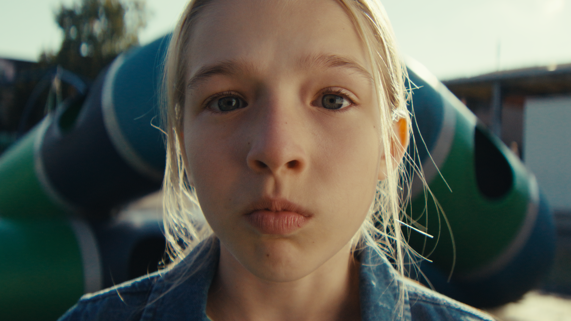 Sequenz 06.00_01_15_12.Standbild009.png