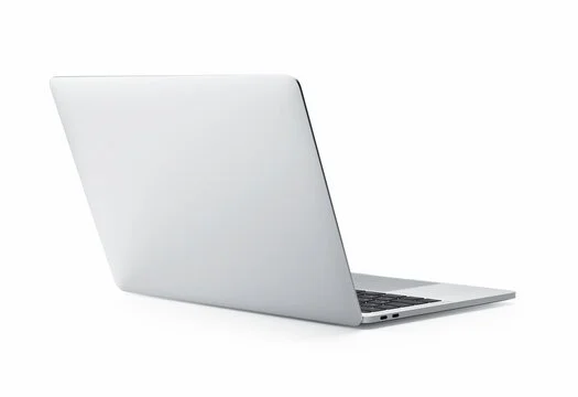 Zilveren laptop die gedeeltelijk open is