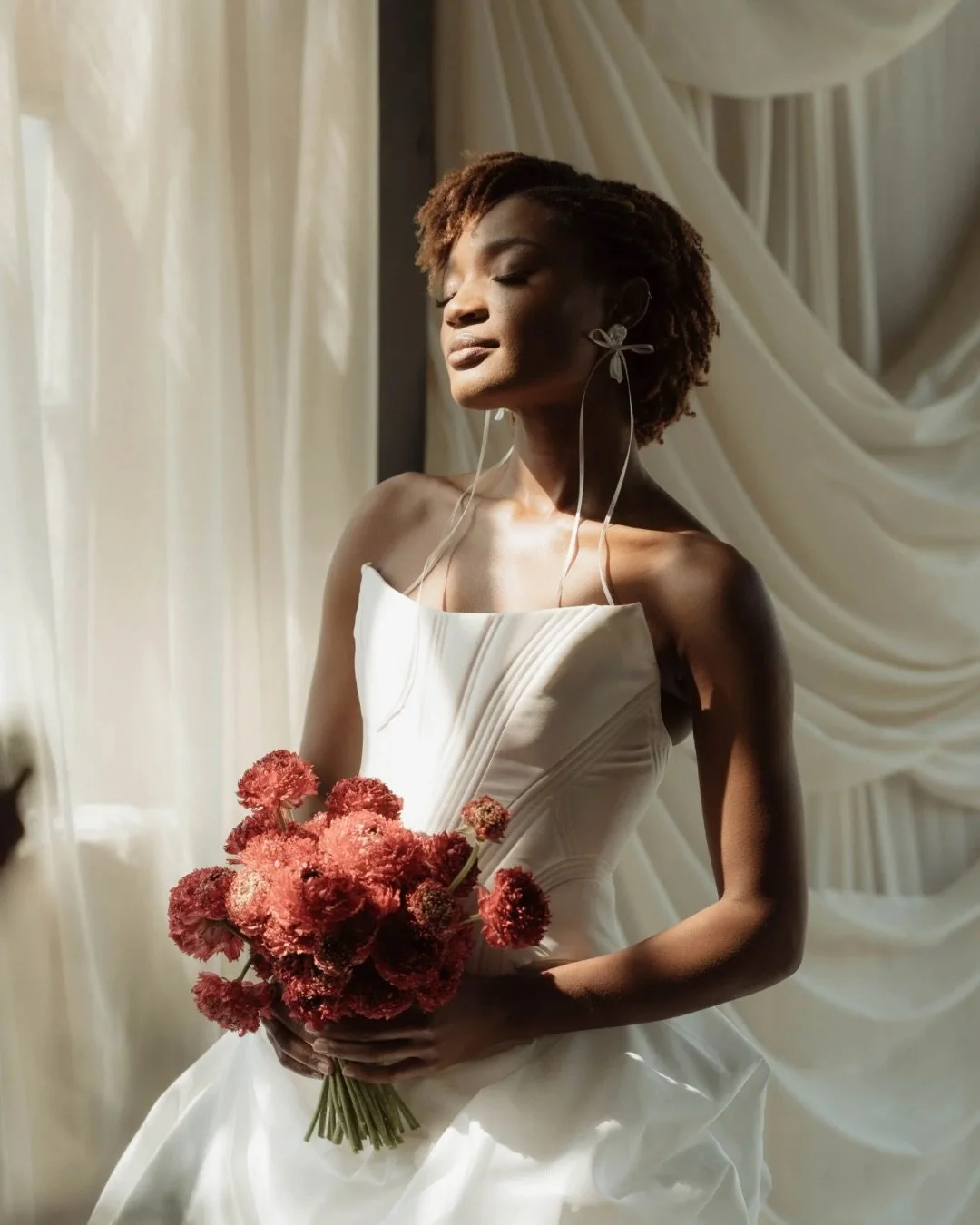 Bridal Portraits shot at @untoldworkshops ✨

Workshop: @untoldworkshops 
Venue: @thegiraffeshed
Styling: @storiesof_events
Florals: @marymaryflorals 
Dresses: @jeanjacksoncouture @ruedeseinebridal @saintbridal
HMUA: @daniellamakeuphair 
Cake: @theorc