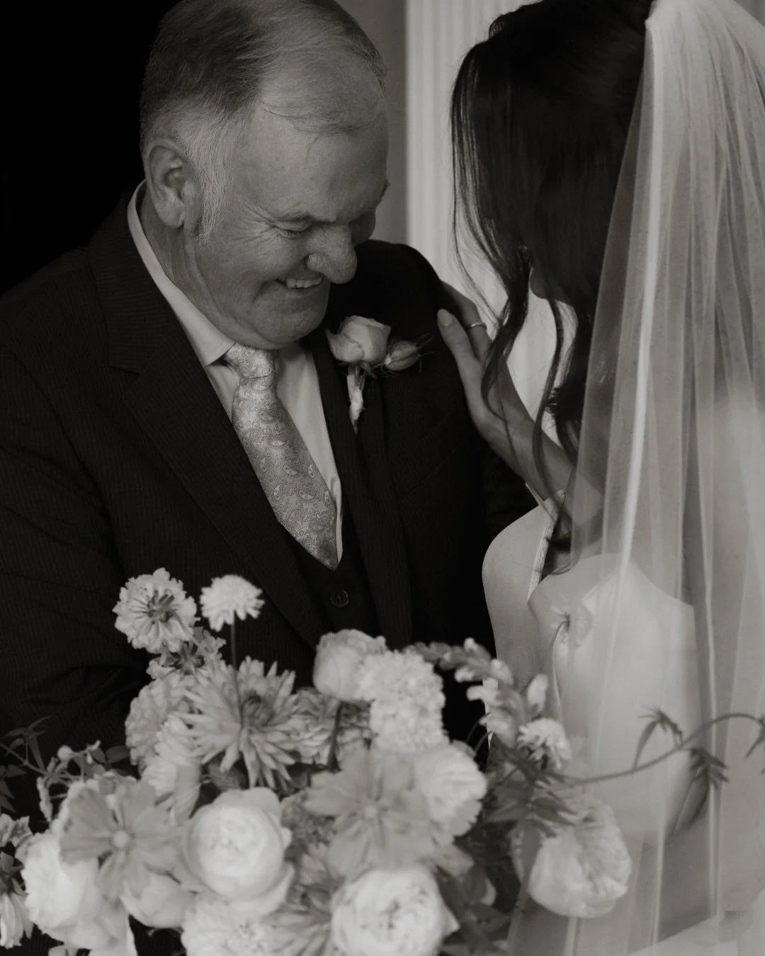 Melissa&rsquo;s wedding morning at @davenporthouse last year ₊˚.⋆

Shot mostly on digital with some film 🎞️ 

Venue: @davenporthouse 
Florist: @bloom_collective 
Dress: @pronovias 
Makeup: @ehmakeupartistry_ 
Hair: @bridalhairbyjaydeelizabeth 

#dav