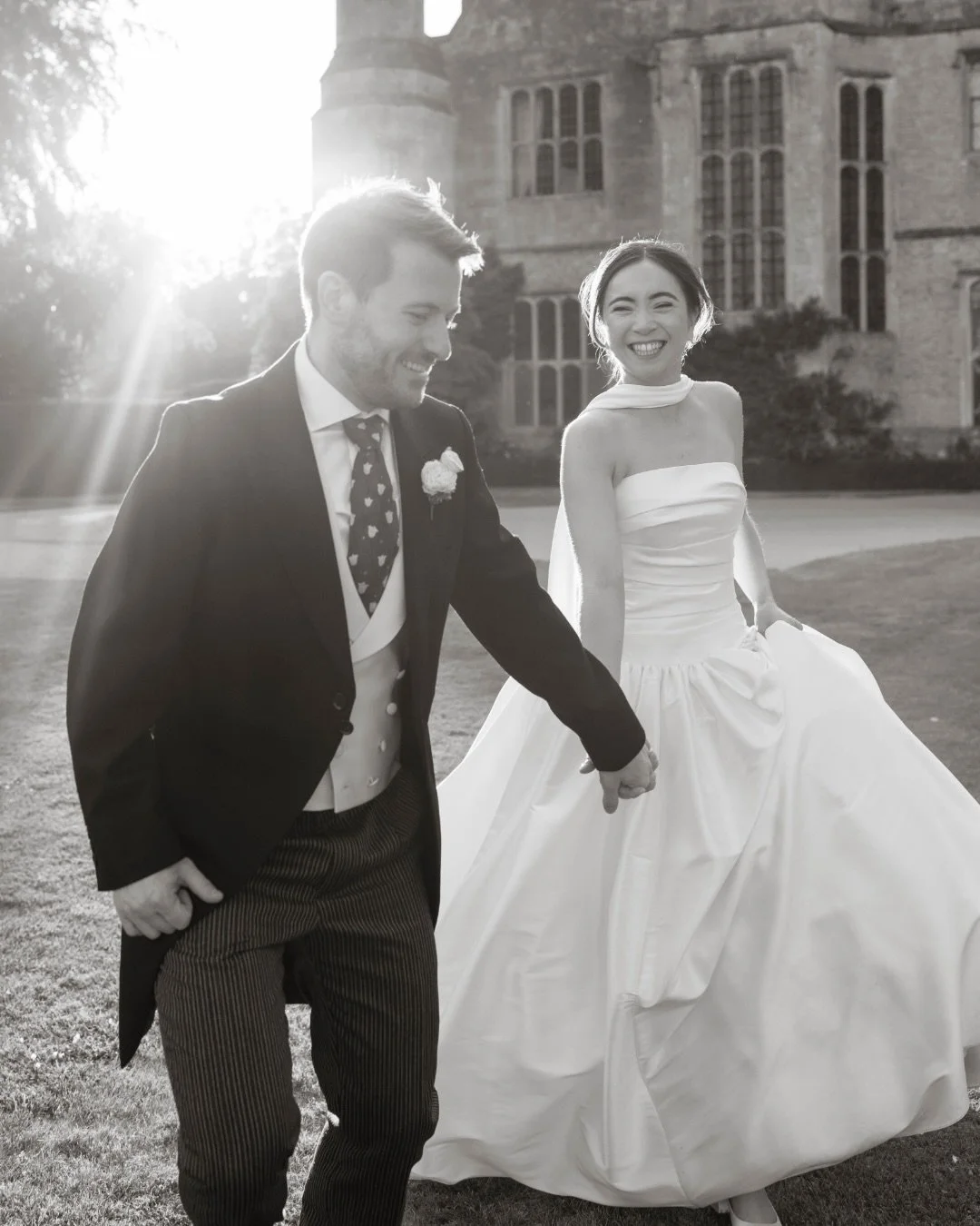 15 frames of e + b from their day at @hengrave_hall 💕

Venue: @hengrave_hall 
Flowers: @georginachapmanflowers 
Makeup: @lexi_brownfield_bridal_
Hair: @milliedonovanhairstylist
Dress: @jennyyoonyc 
Shoes: @rainbowclubuk
Tan: @looklushwithliv 
@ellie