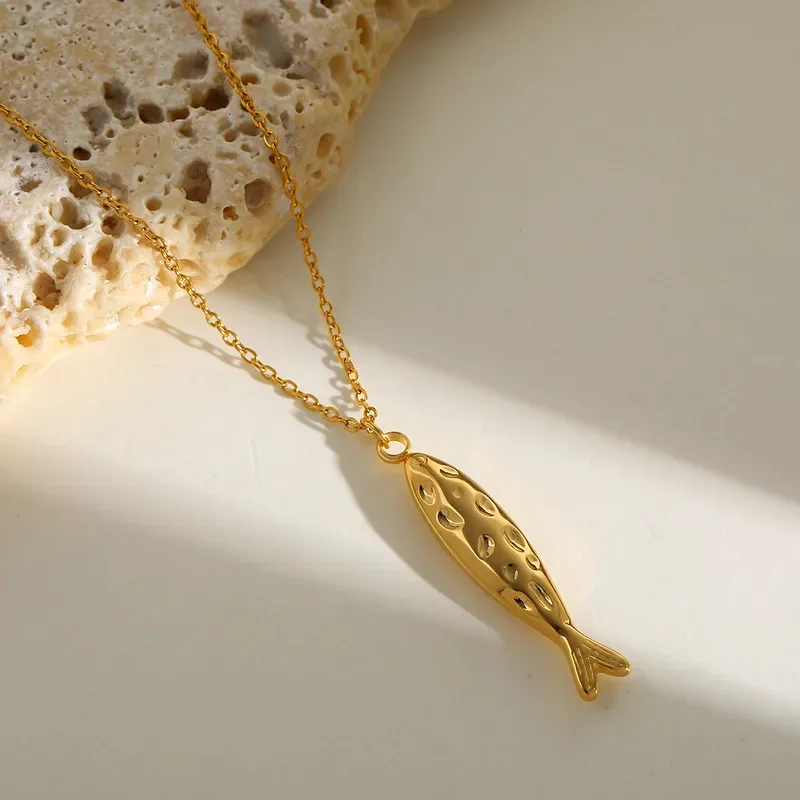 Collier poisson doré