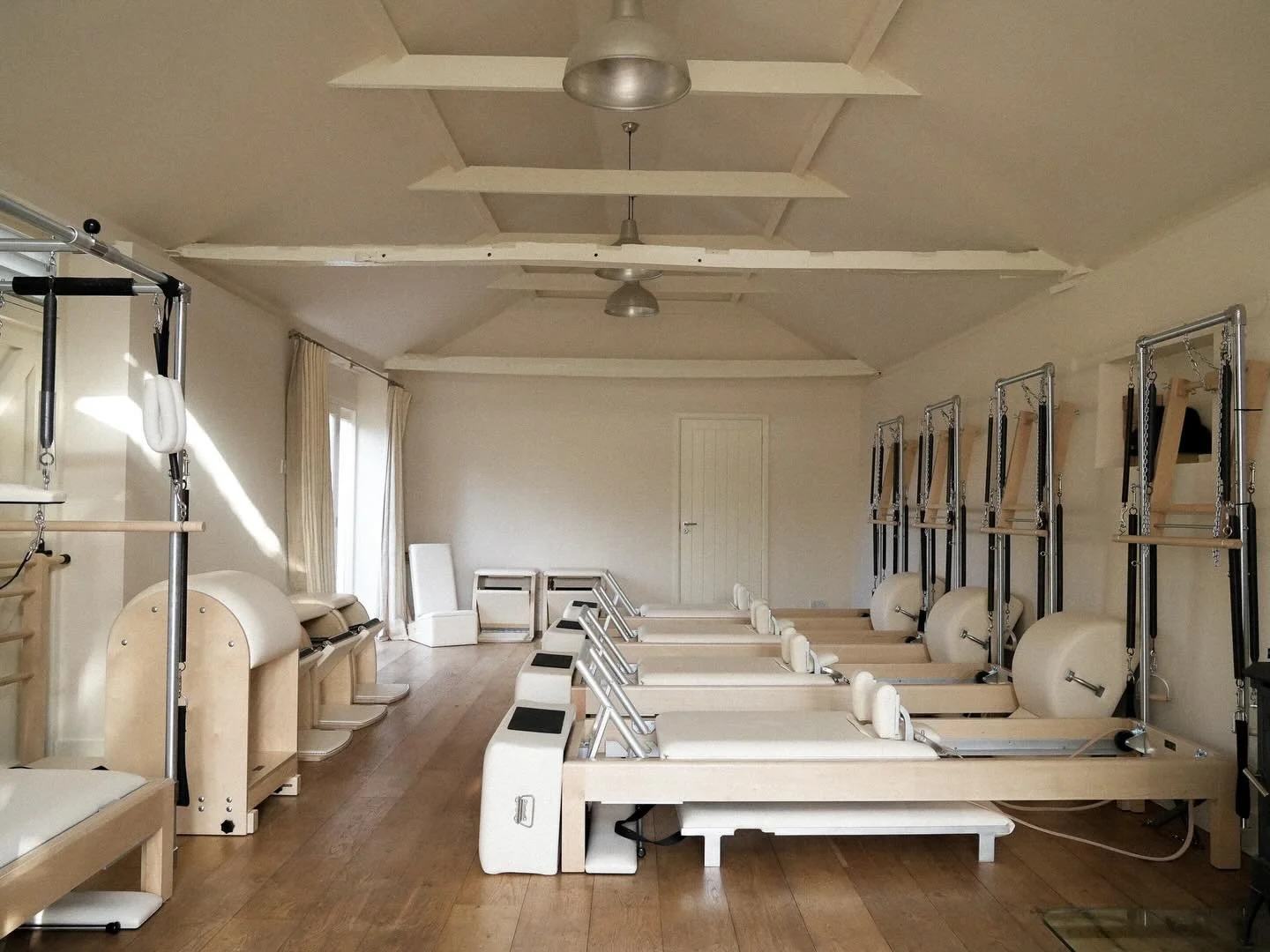 Happy new year!✨ 

We&rsquo;re taking bookings from today for the next few weeks in January. If you&rsquo;re interested in learning more, DM or visit our website; link in bio 🔗 
We look forward to seeing you!

#classicalpilates #getinformed