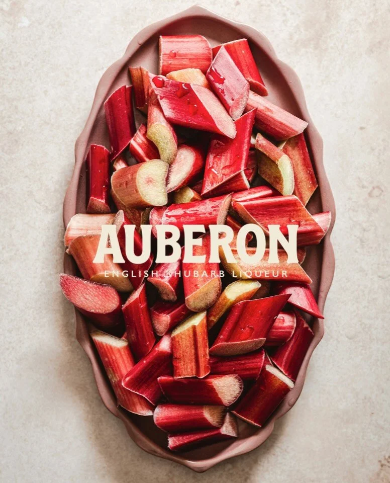 For when summer itself is becoming a distant memory.

A little nod to Auberon&rsquo;s Shakespearean roots, and a rather delicious way to bring some colour to darker autumn evenings.

English gin @masonsofyorkshire Auberon, fresh lemon and a touch of 