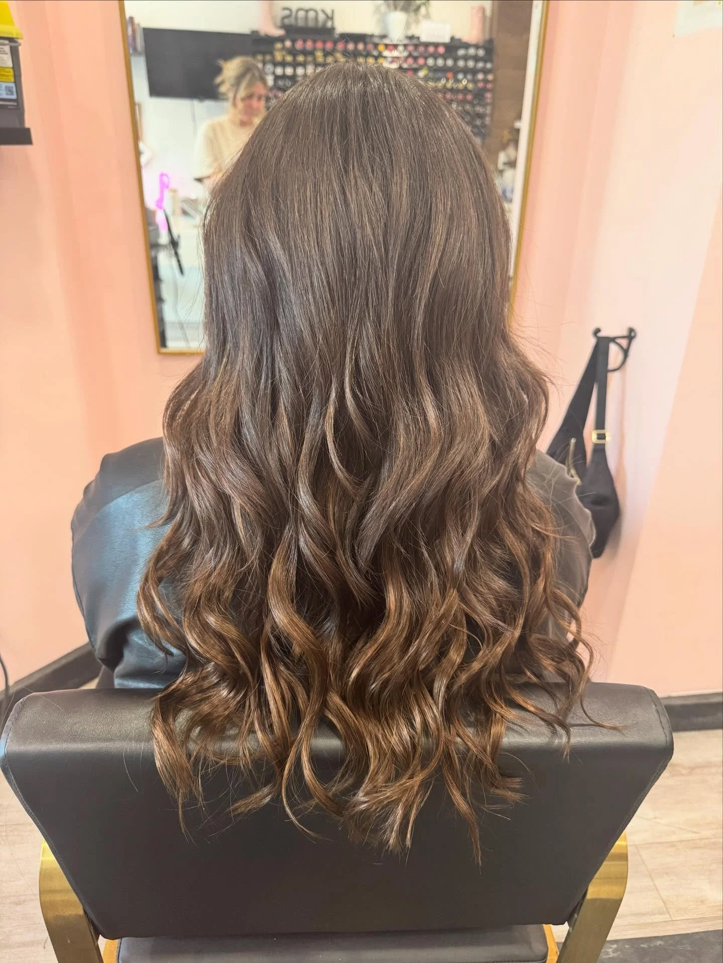 Sometimes all it takes is a little bit of length 😍
Bead and sew method 💕using @gbbhair 
Stylist:Danielle

#orangevillehair #orangevillehairstylist #orangevillehairsalon #orangevillehairextensions #hairextensionspecialists