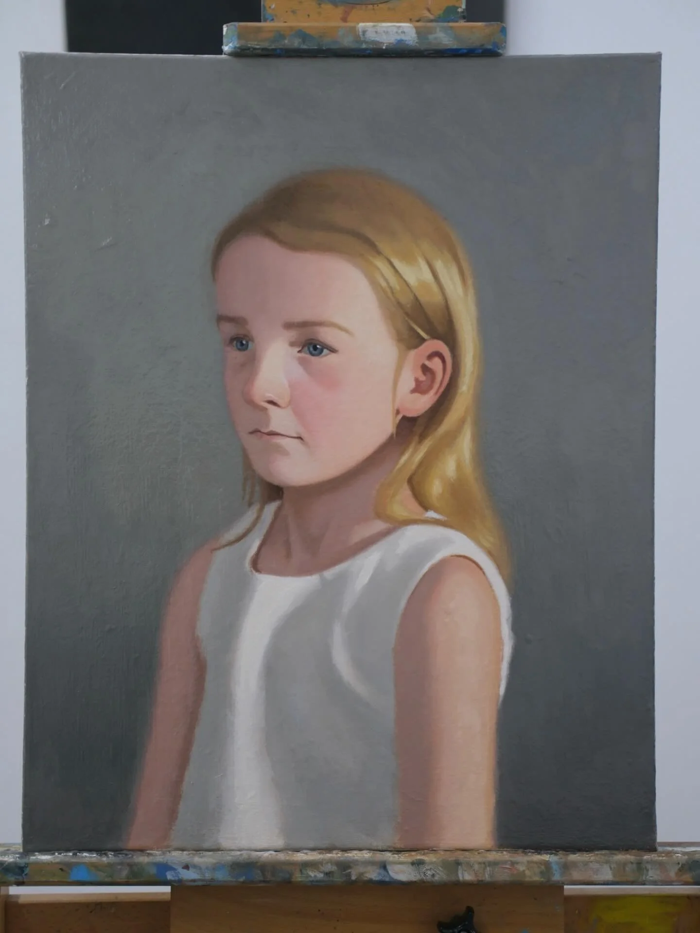 Commissioned portrait of Imogen, oil on canvas, 40x30cm
.
.
.
.
.
.
.
#oilpainting #portraitpainting #figurativeart #realismart #fineartportrait #traditionalart #paintingstudio #contemporaryrealism #portraitartist #artinprogress