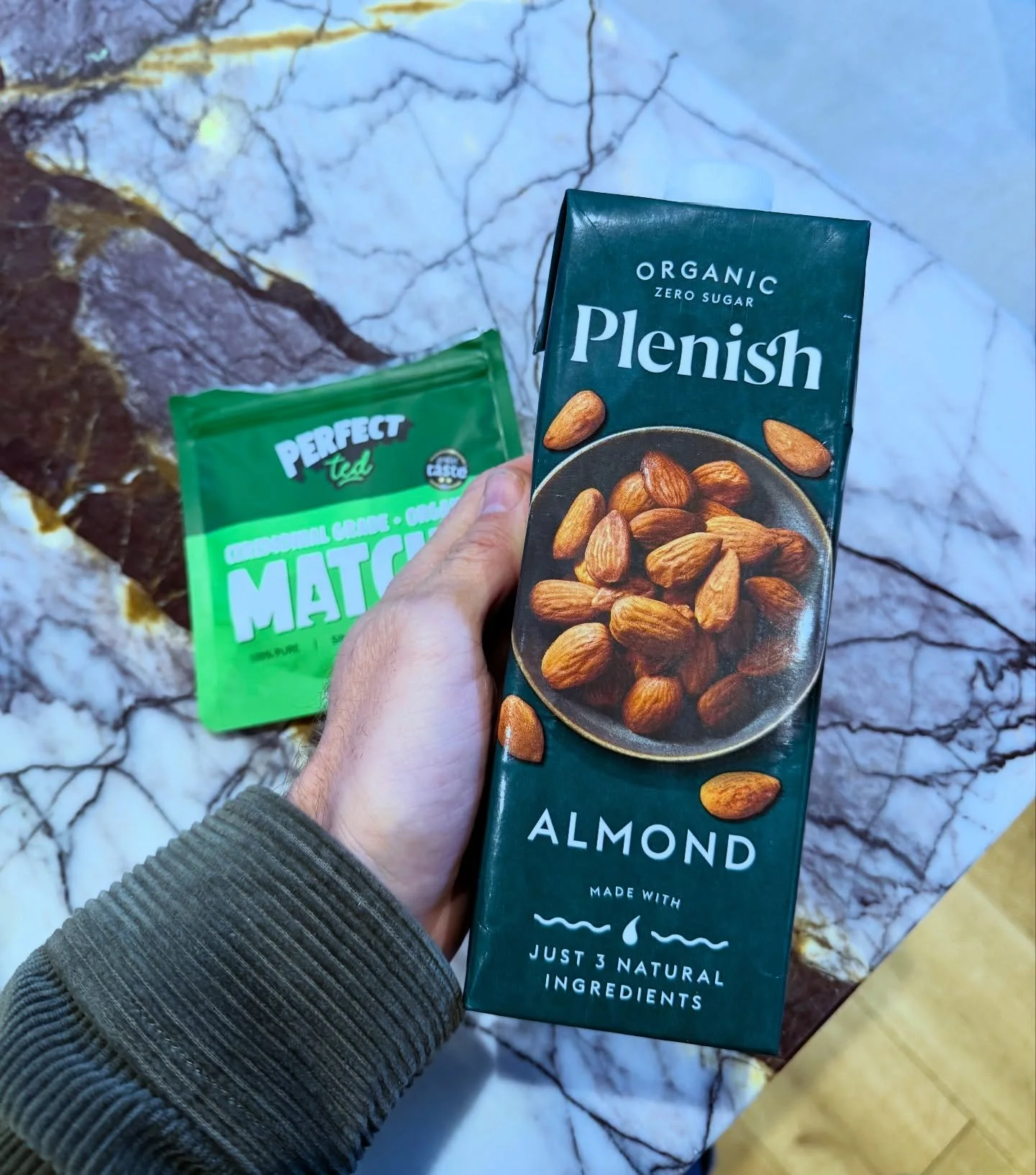 If you&rsquo;re trying to reduce carb intake to support your metabolic health, this is a simple but effective swap.

I use this when I&rsquo;ve already hit my fat intake for the day.

Unsweetened almond milk contains very little carbohydrate &mdash; 