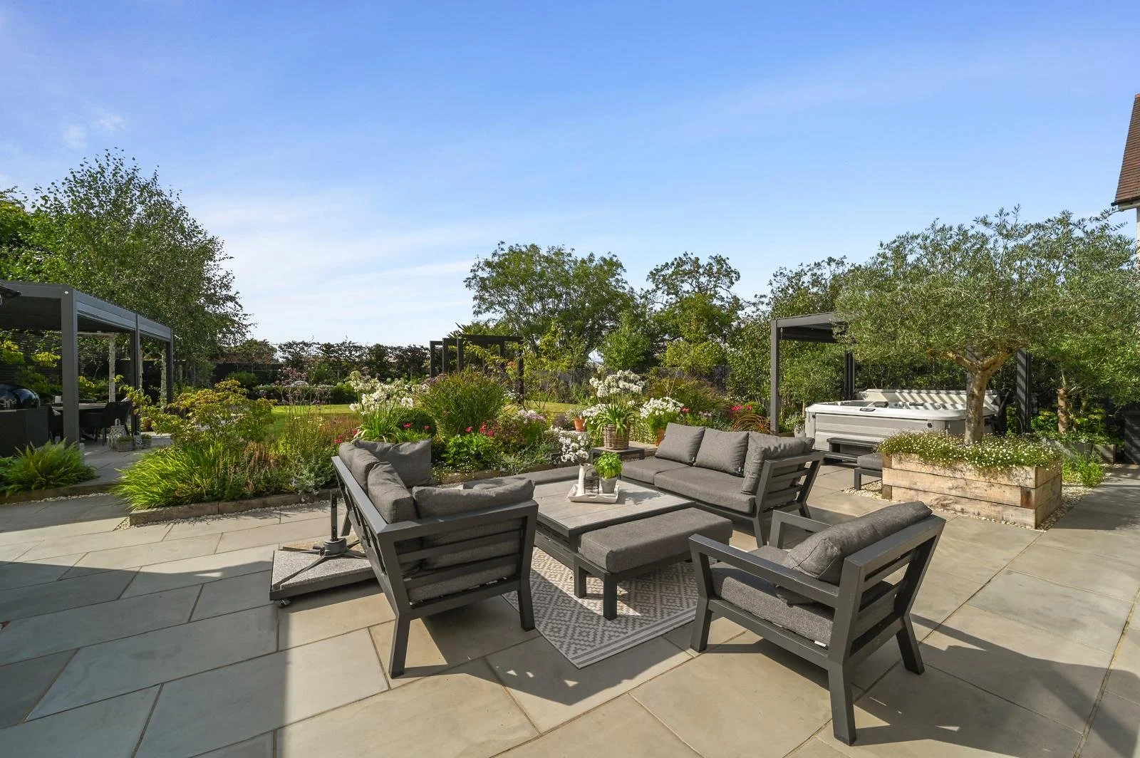 PHOTO-2026-02-18-19-43-38 6.jpg