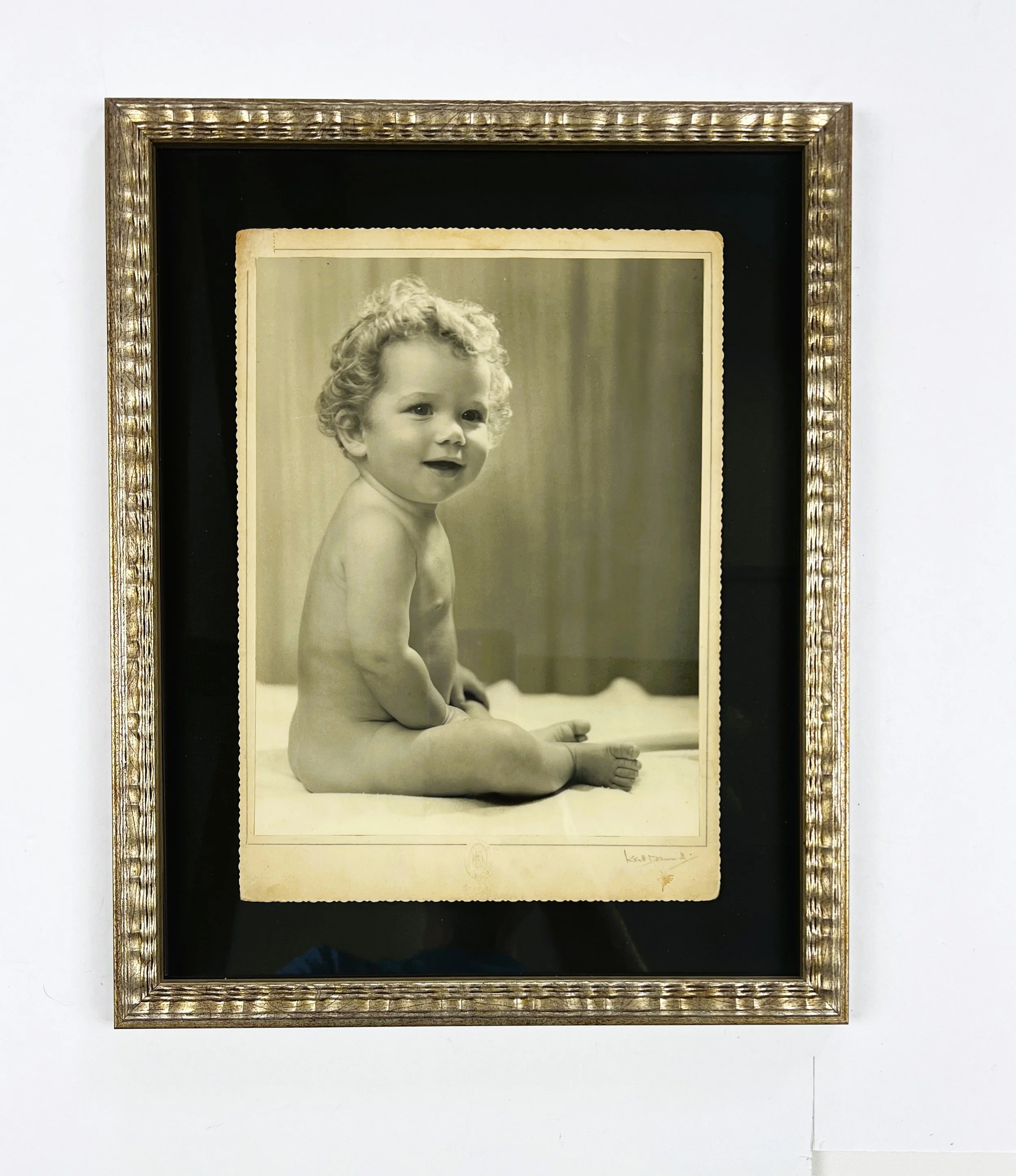 We also frame photographs.