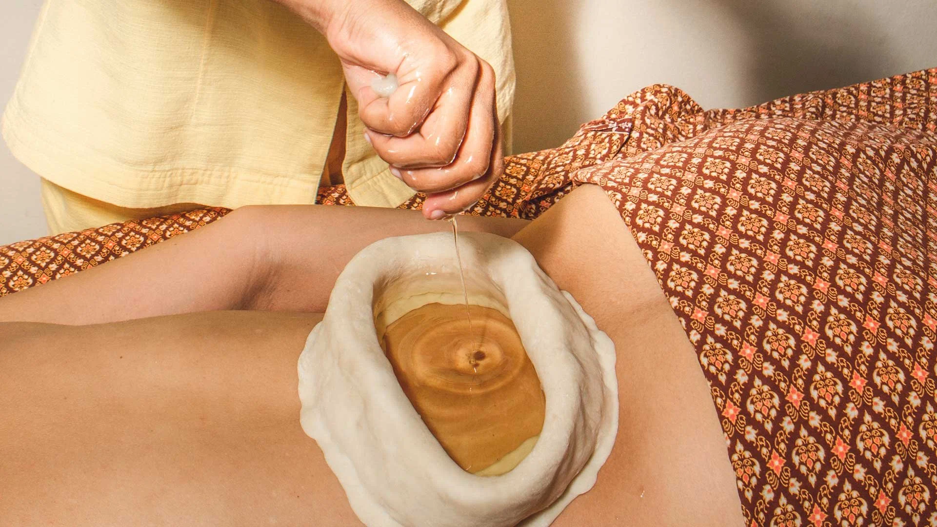 Experts in therapies and Ayurvedic treatments attend to your personal requirements