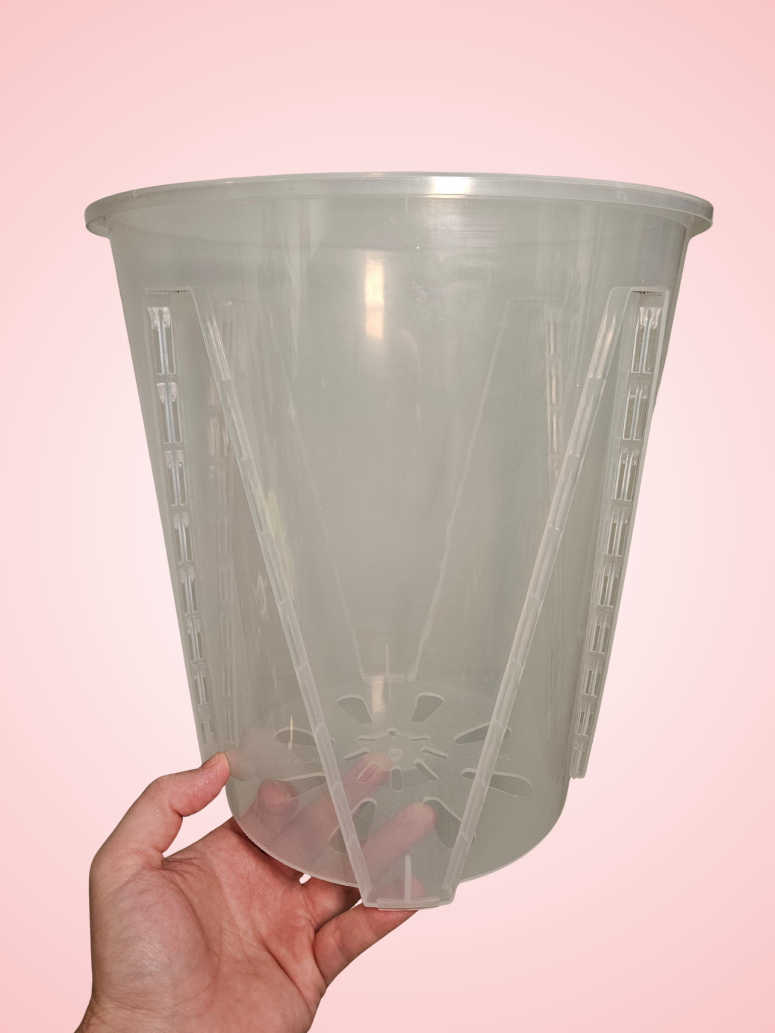 9.5" Clear Plastic Pot