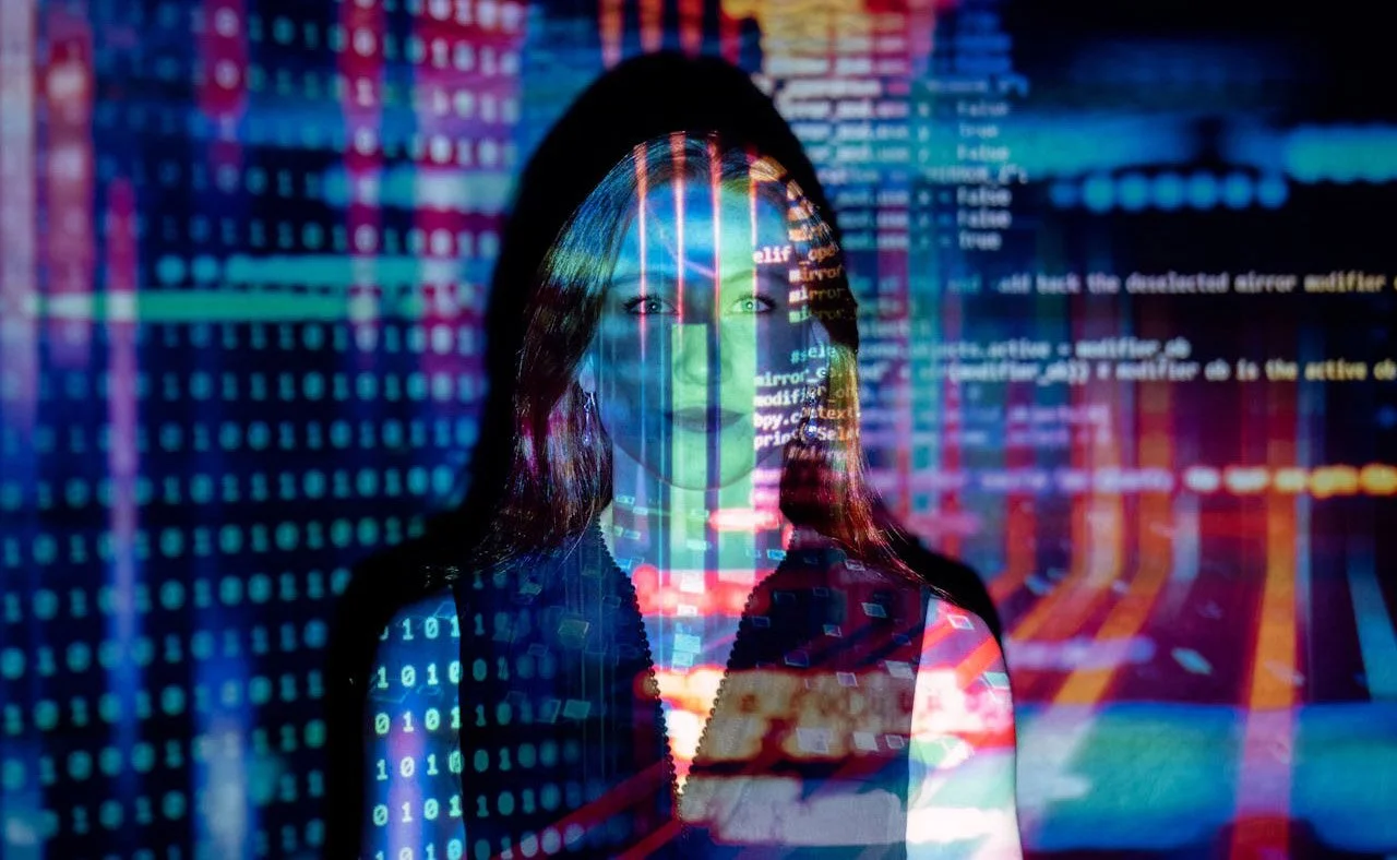 Opiskelijaprojekti kartoitti tekoälykoulutuksia Älyä markkinointiin -hankkeessa