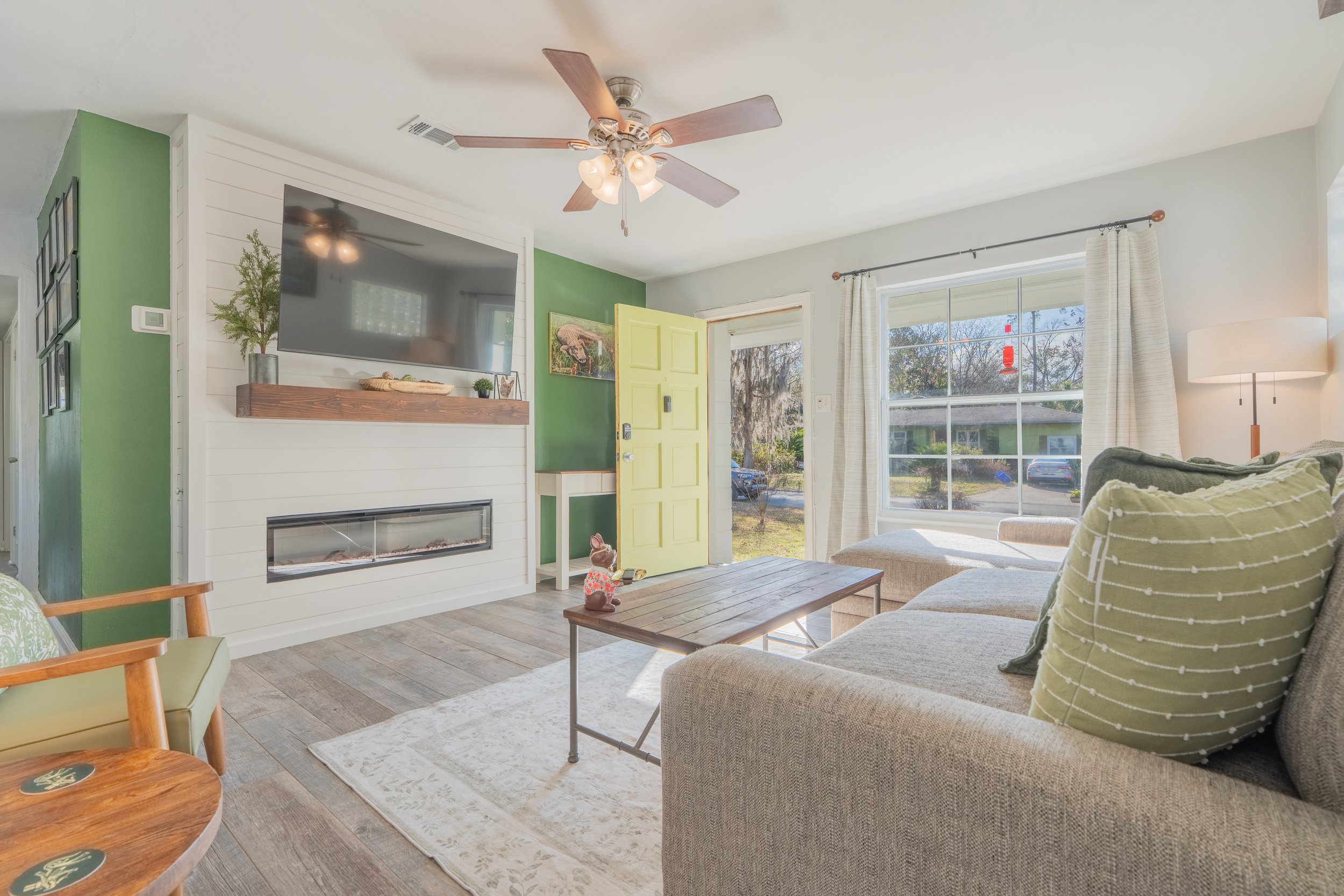 Living Room 3.jpg