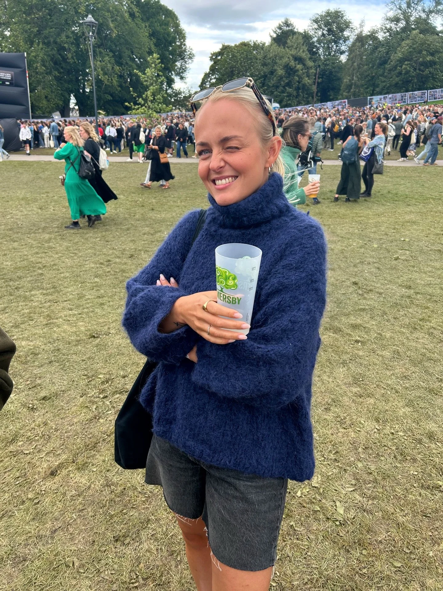 In honor of my tan in these pictures: I&rsquo;ve just published an English pattern for the #&Aring;seSweater (and a new and improved version of the Norwegian one) 🤠 This sweater is very uncomplicated to make, and you don&rsquo;t need much knitting e