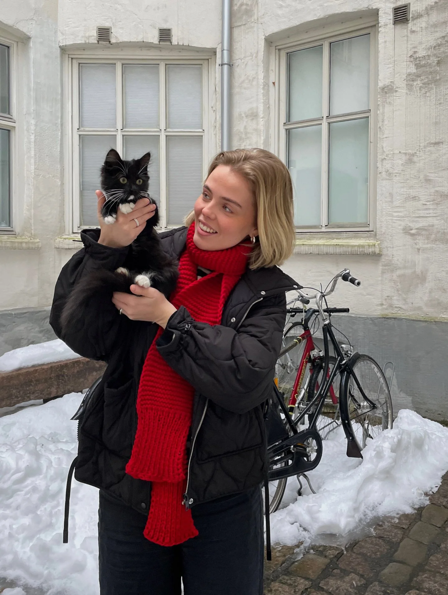 I often get questions on which patterns I recommend for a beginner. The Ellie scarf is a perfect place so start!🧣

English and Norwegian pattern on www.strikkevorin.com and Etsy🐾