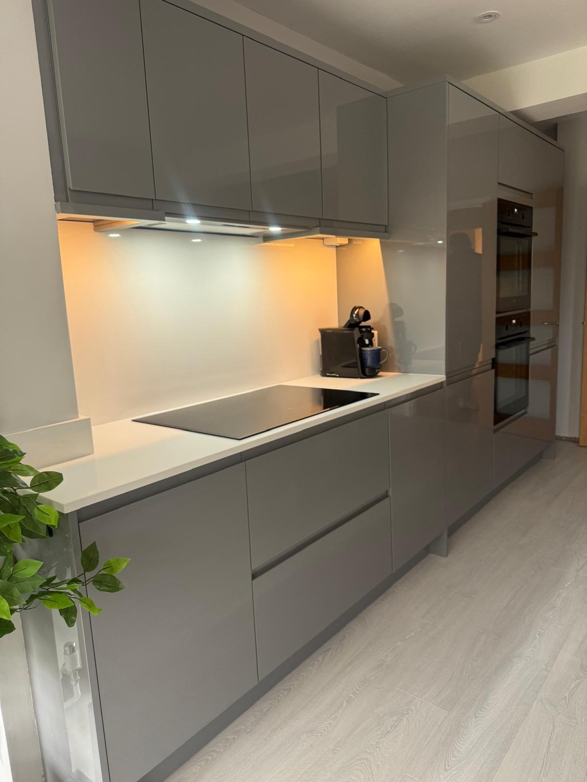 mordern kitchen.jpg