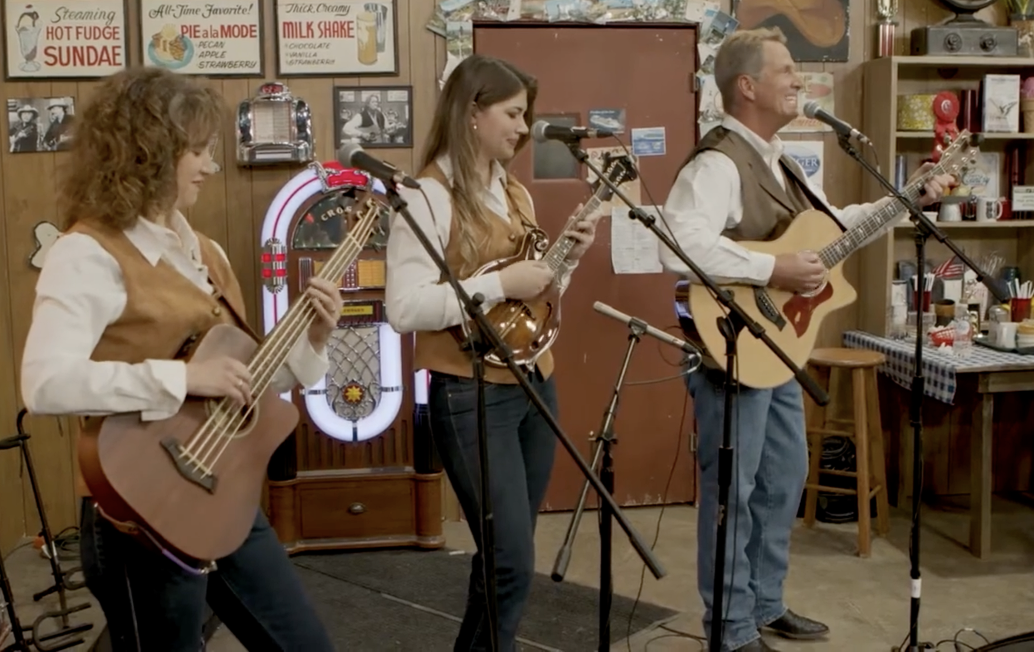 A Tribute to "Gunsmoke" on Larry's Country Diner