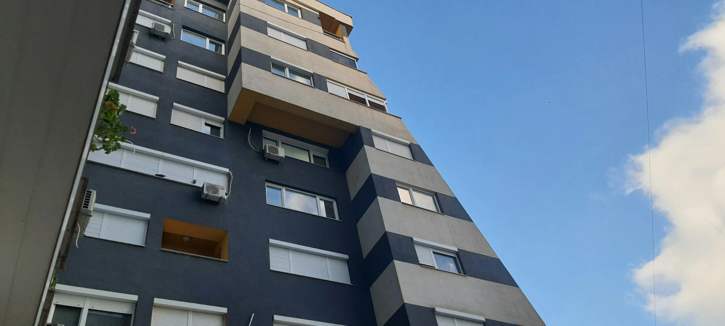 Low-Deposit Mortgage Schemes and Government Support Explained