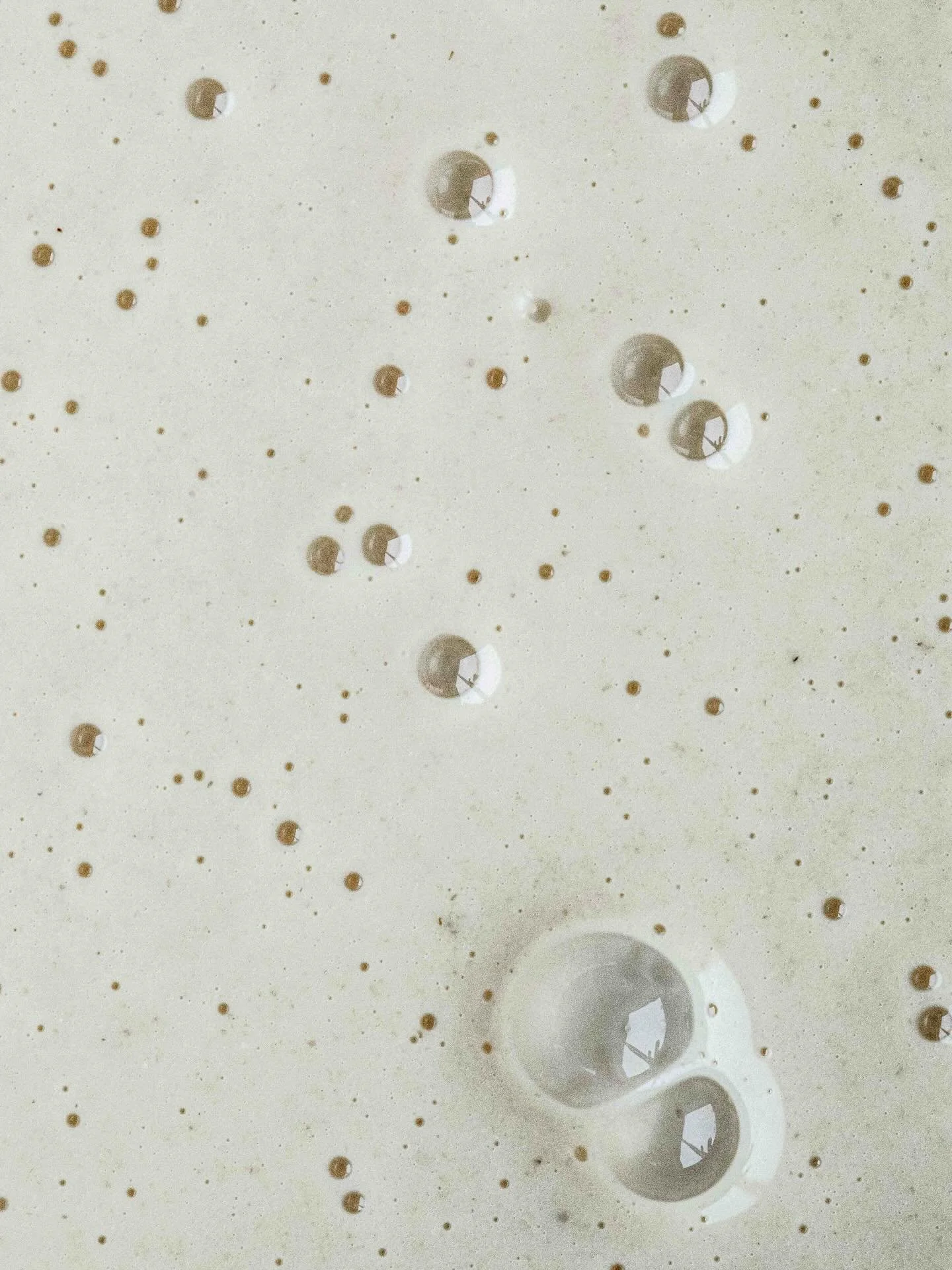 🥞 Une p&acirc;te qui se transforme 
et qui change d&rsquo;&eacute;tat sous l&rsquo;effet de la chaleur.

Traditionnellement ce geste annonce le retour du soleil au printemps ☀️ 

Des rituels simples qui traversent le temps et inscrivent les cycles d