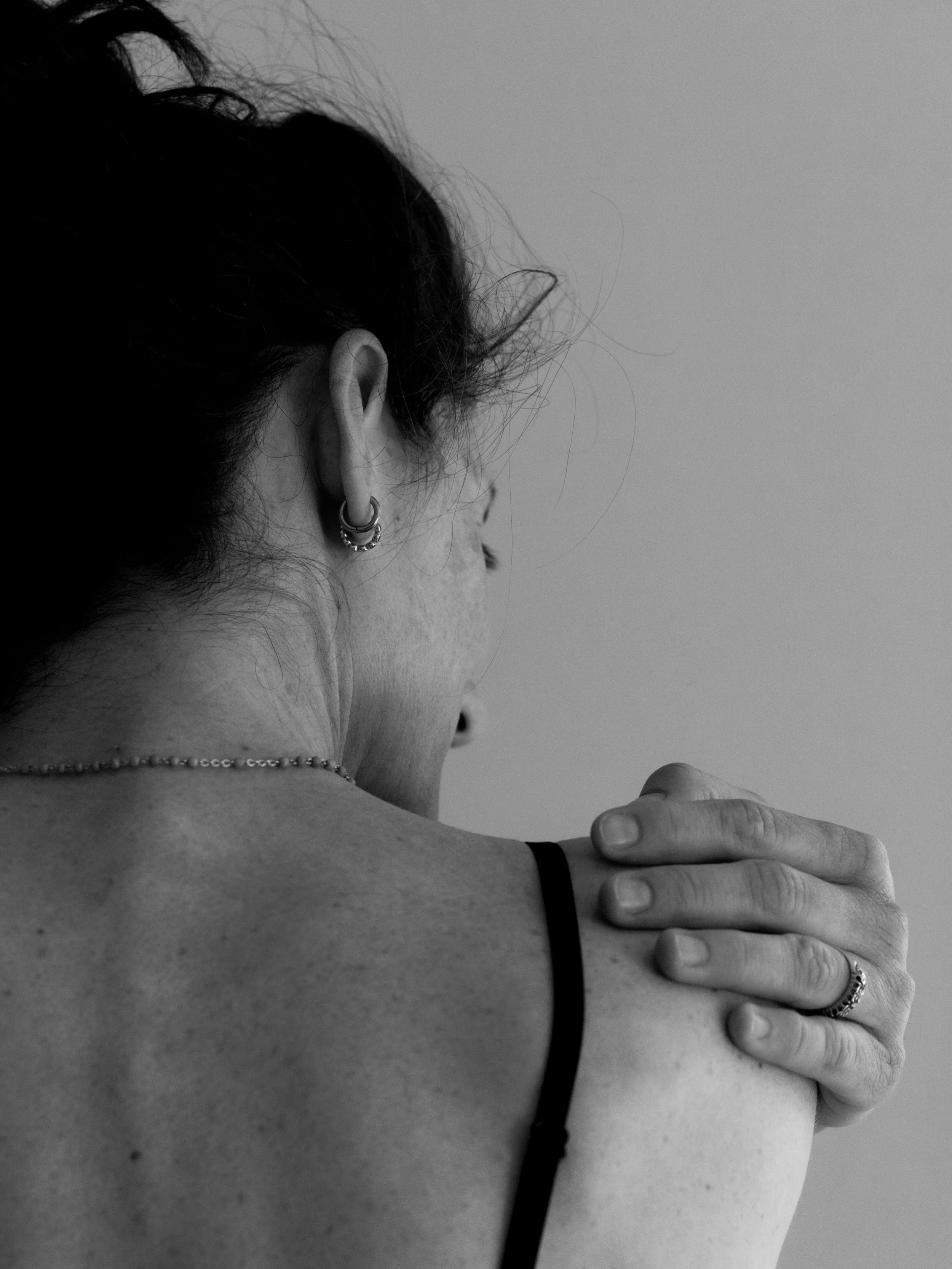 Merci Sophie pour cette s&eacute;ance pleine de douceur et d&rsquo;authenticit&eacute;.

#photographer #photographeannecy #photoportrait #photoshoot