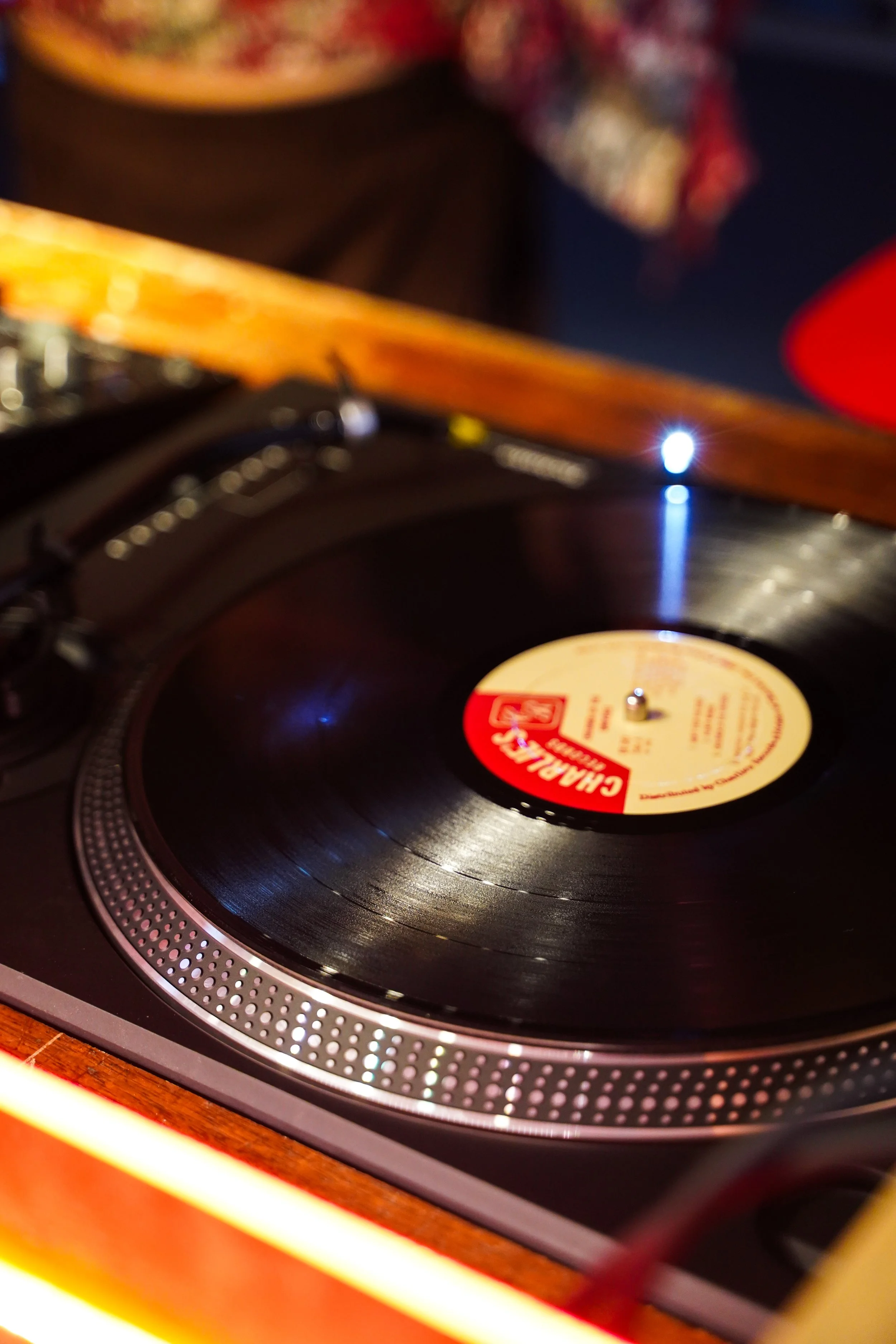 Love on Wax: A Singles Night for Vinyl Lovers