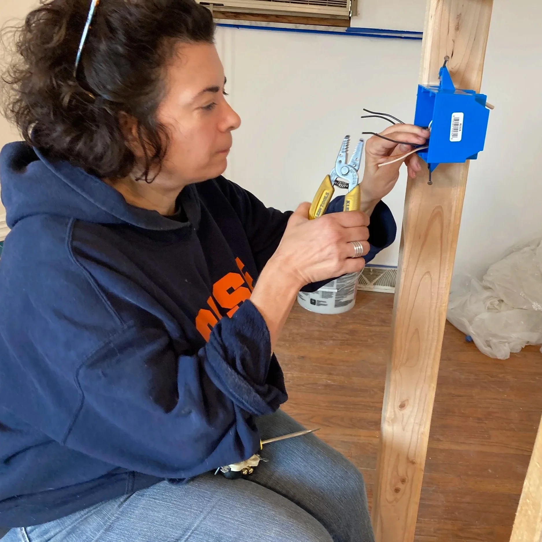 Electrical 101 with Beth Smallwood (Mar 7) - Sold out, click to join waitlist