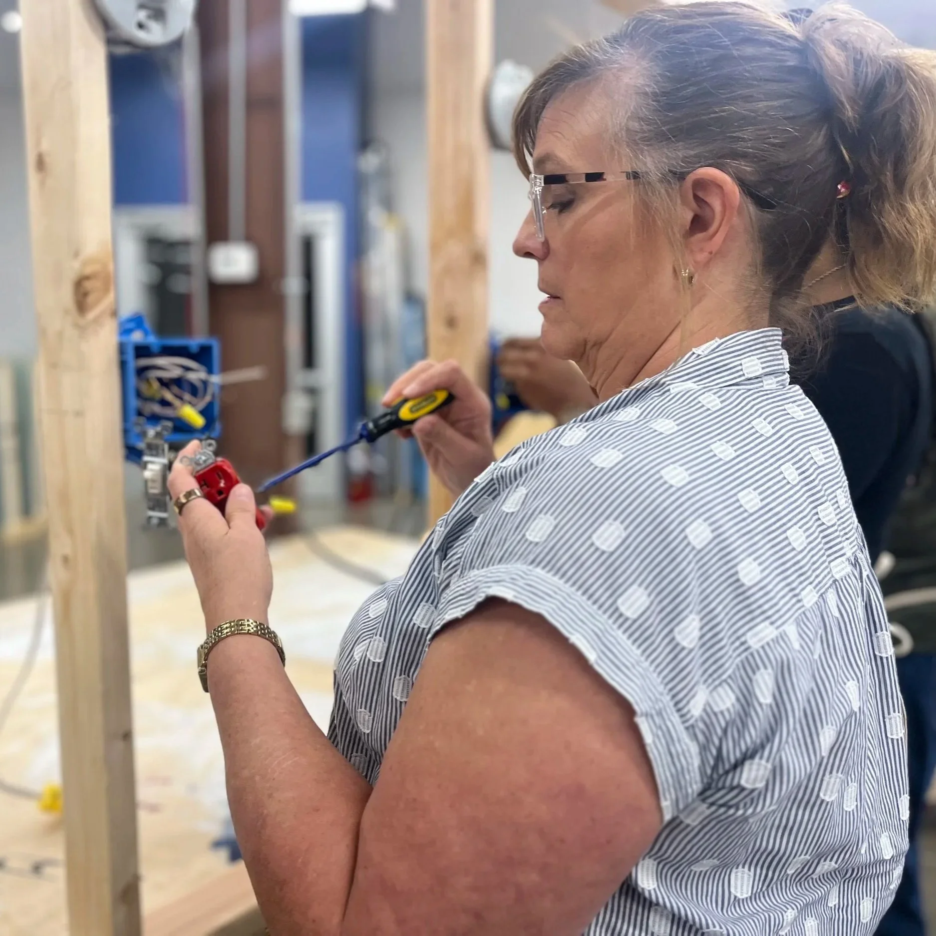 Electrical 102: Ceiling Fans with Beth (May 31 - AFTERNOON)