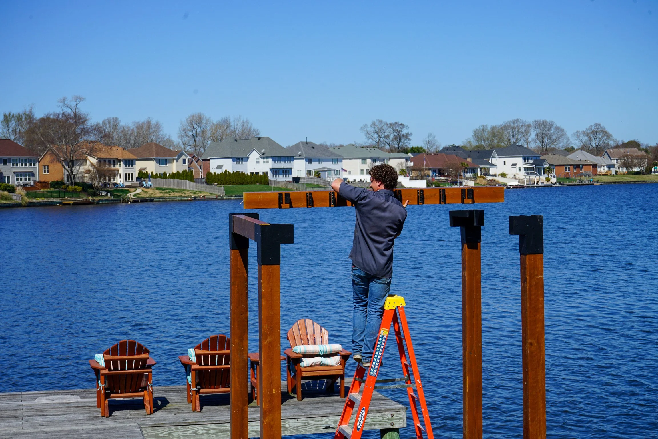local installer for a suspended daybed in the northern outer banks