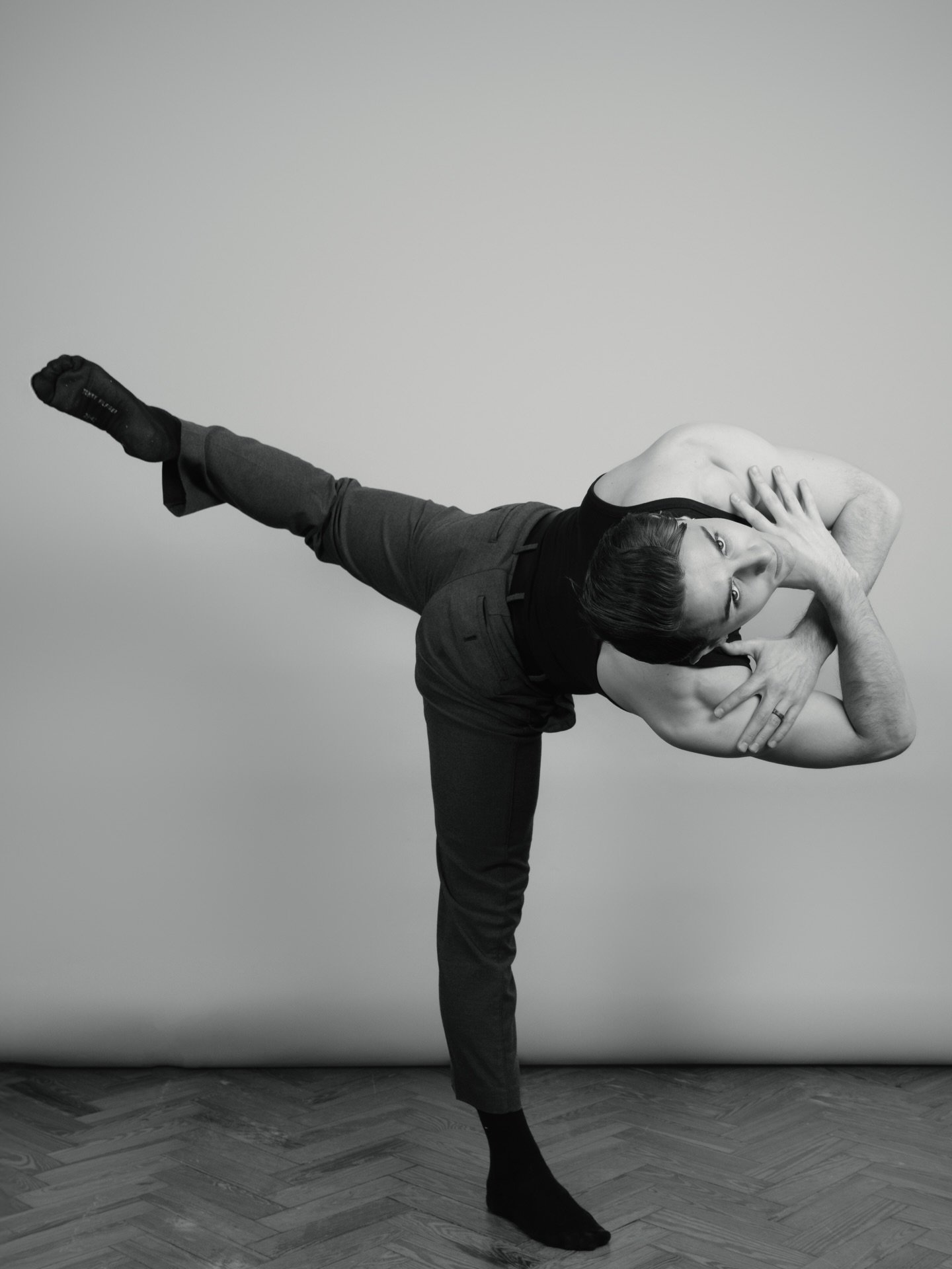 ☼ LUKAS
__
Bookings via https://www.byalina.uk/

#danceportraits #headshotslondon #fujiphotography #portraitphotography #londonportraits #dancephotography