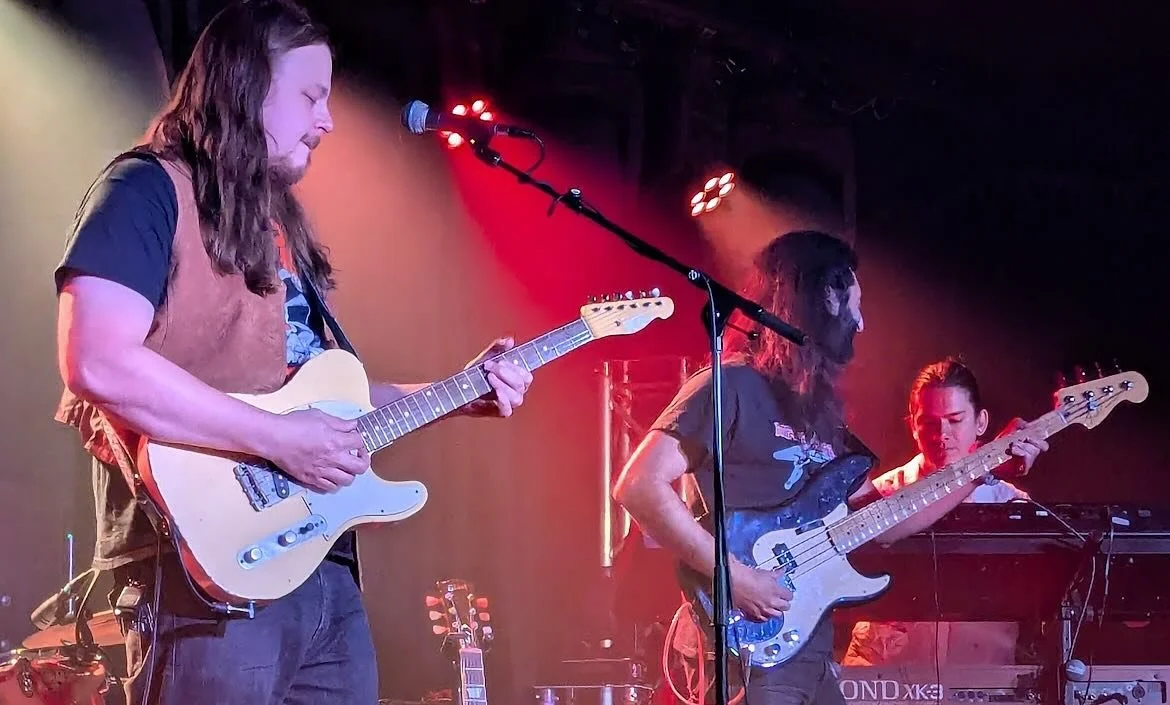 Woodlands Tavern in the books! Thank y&rsquo;all for having us and giving us a warm Columbus welcome! Tonight you can catch us at @stanleys_pub in Cincinnati with @publicwatersupply! Catch y&rsquo;all! 

📸 - @emj500 

&hellip;&hellip;&hellip;.
#kymu