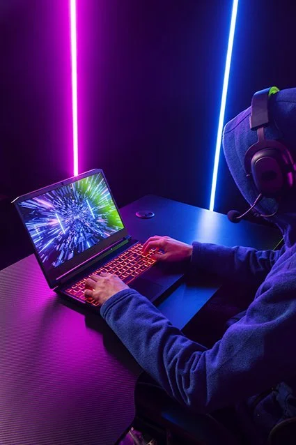 EL SER Y EL HACER EN LA ERA DIGITAL.