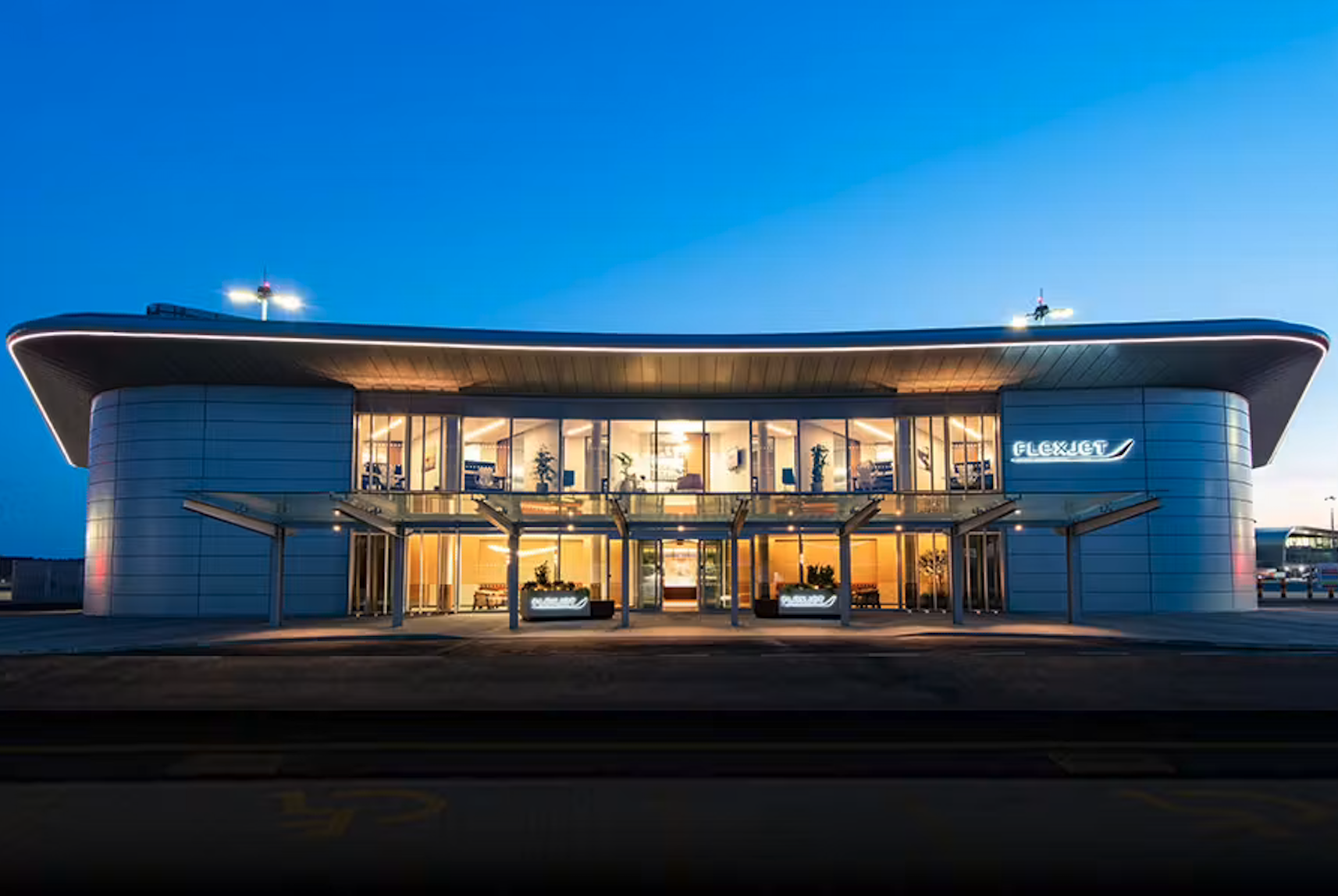 flexjet-farnborough-private-terminal-exterior-evening-2026.png